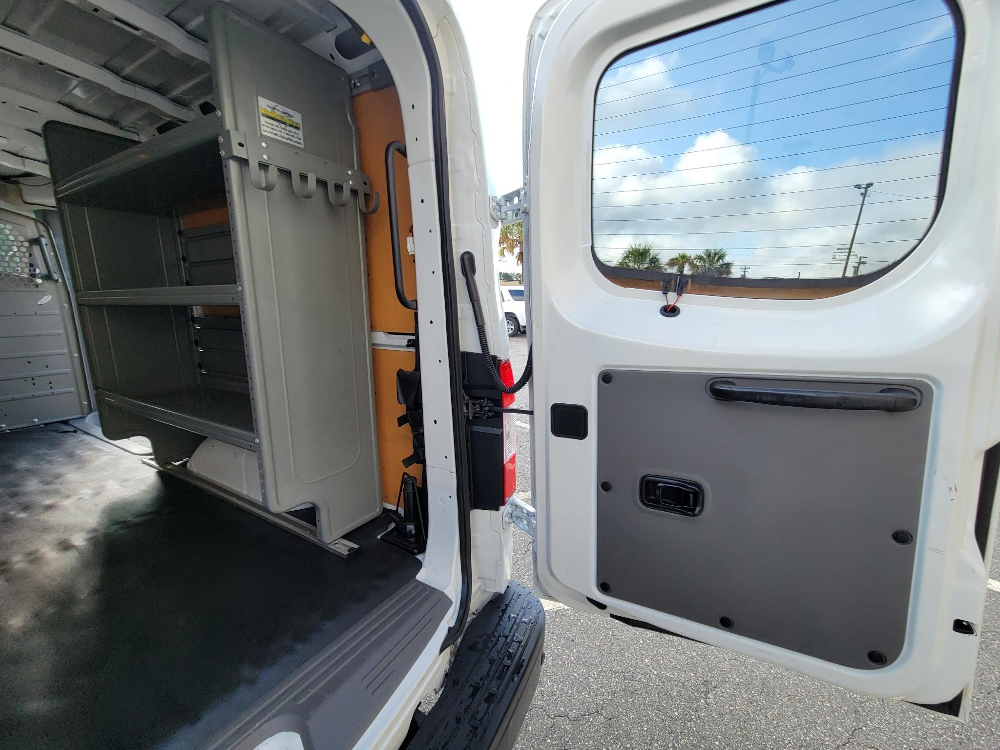 Nissan NV Cargo NV2500 HD Standard Roof V6 SV 2018