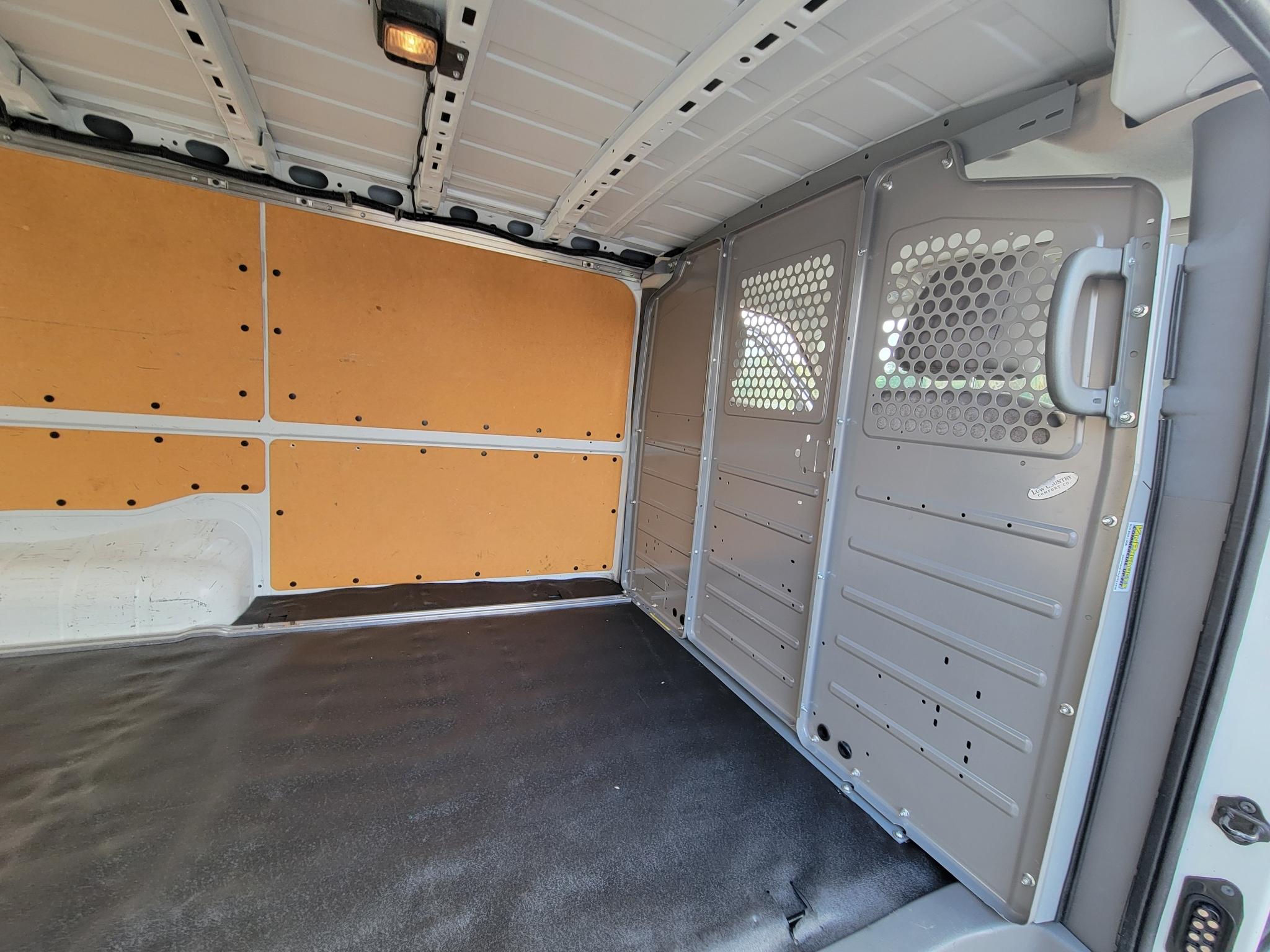 Nissan NV Cargo NV2500 HD Standard Roof V6 SV 2018