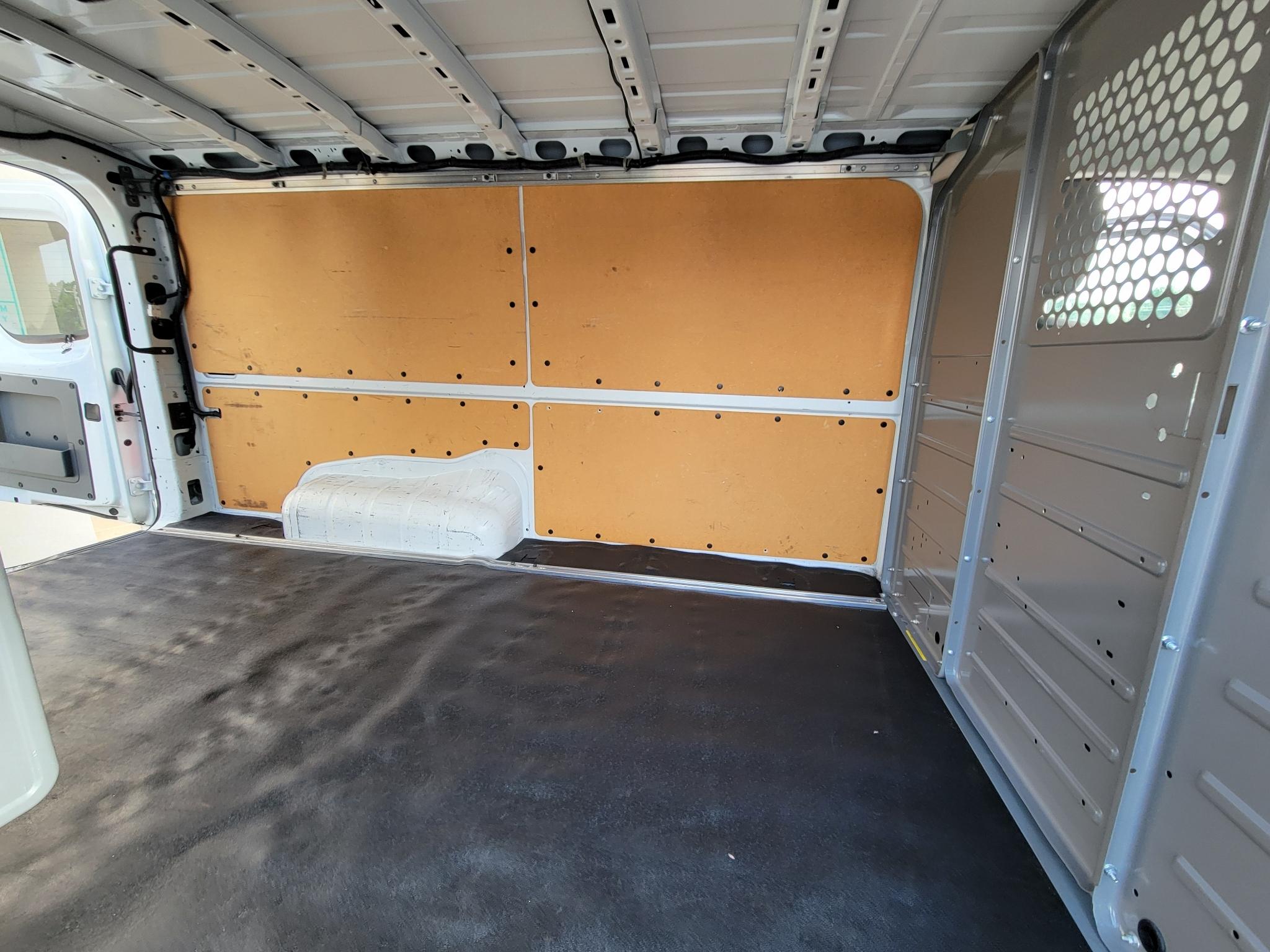 Nissan NV Cargo NV2500 HD Standard Roof V6 SV 2018