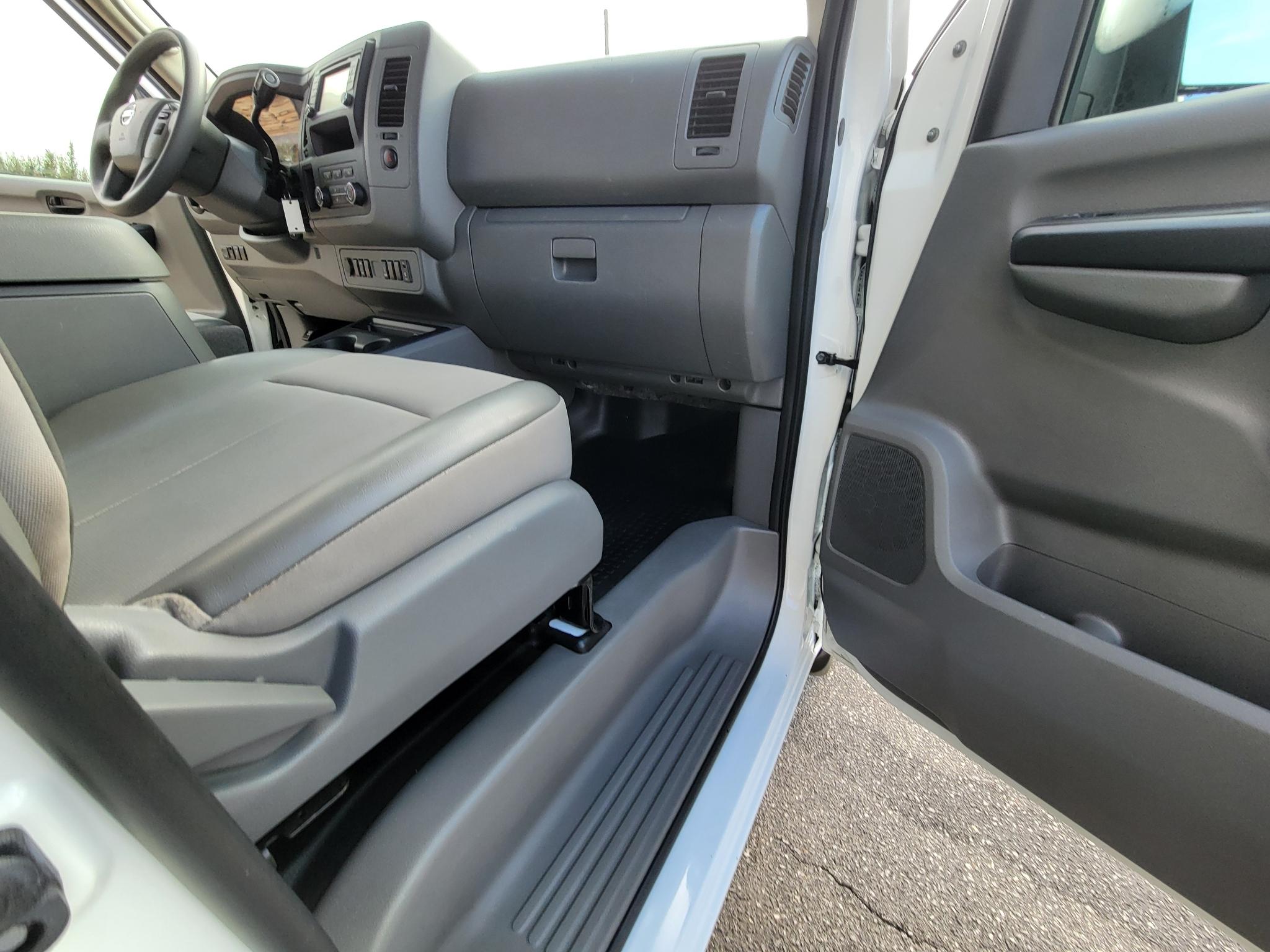 Nissan NV Cargo NV2500 HD Standard Roof V6 SV 2018