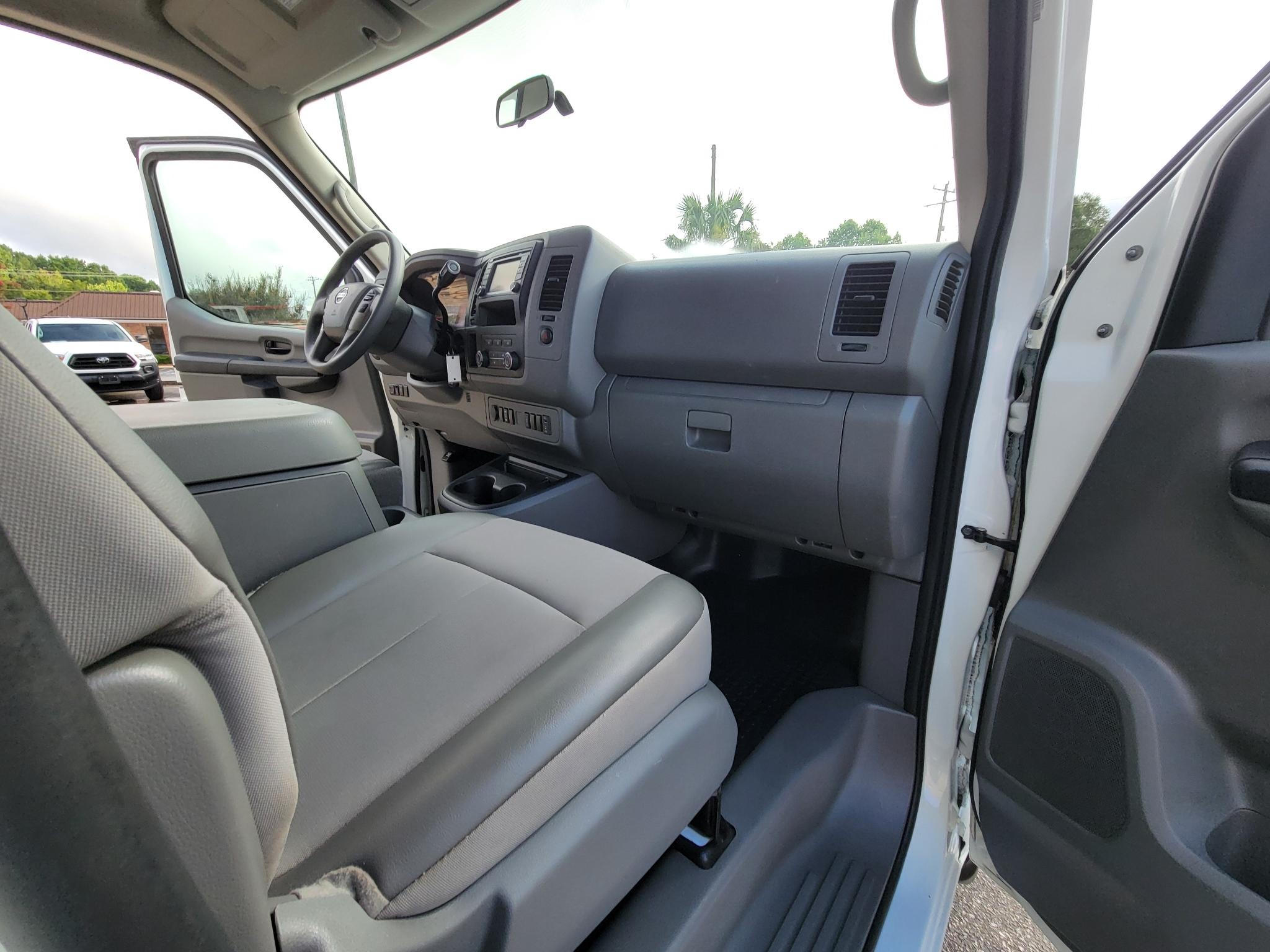 Nissan NV Cargo NV2500 HD Standard Roof V6 SV 2018