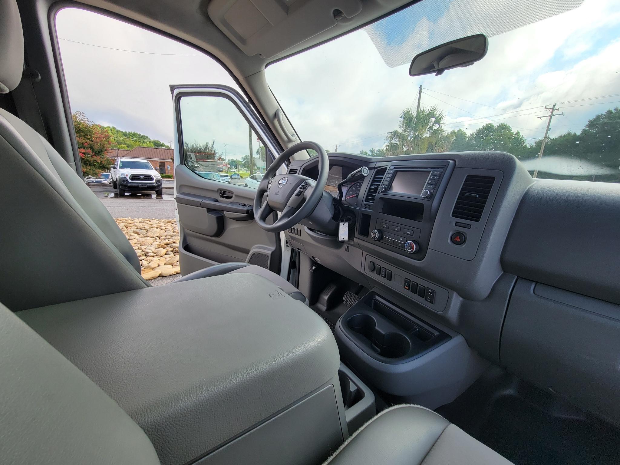 Nissan NV Cargo NV2500 HD Standard Roof V6 SV 2018