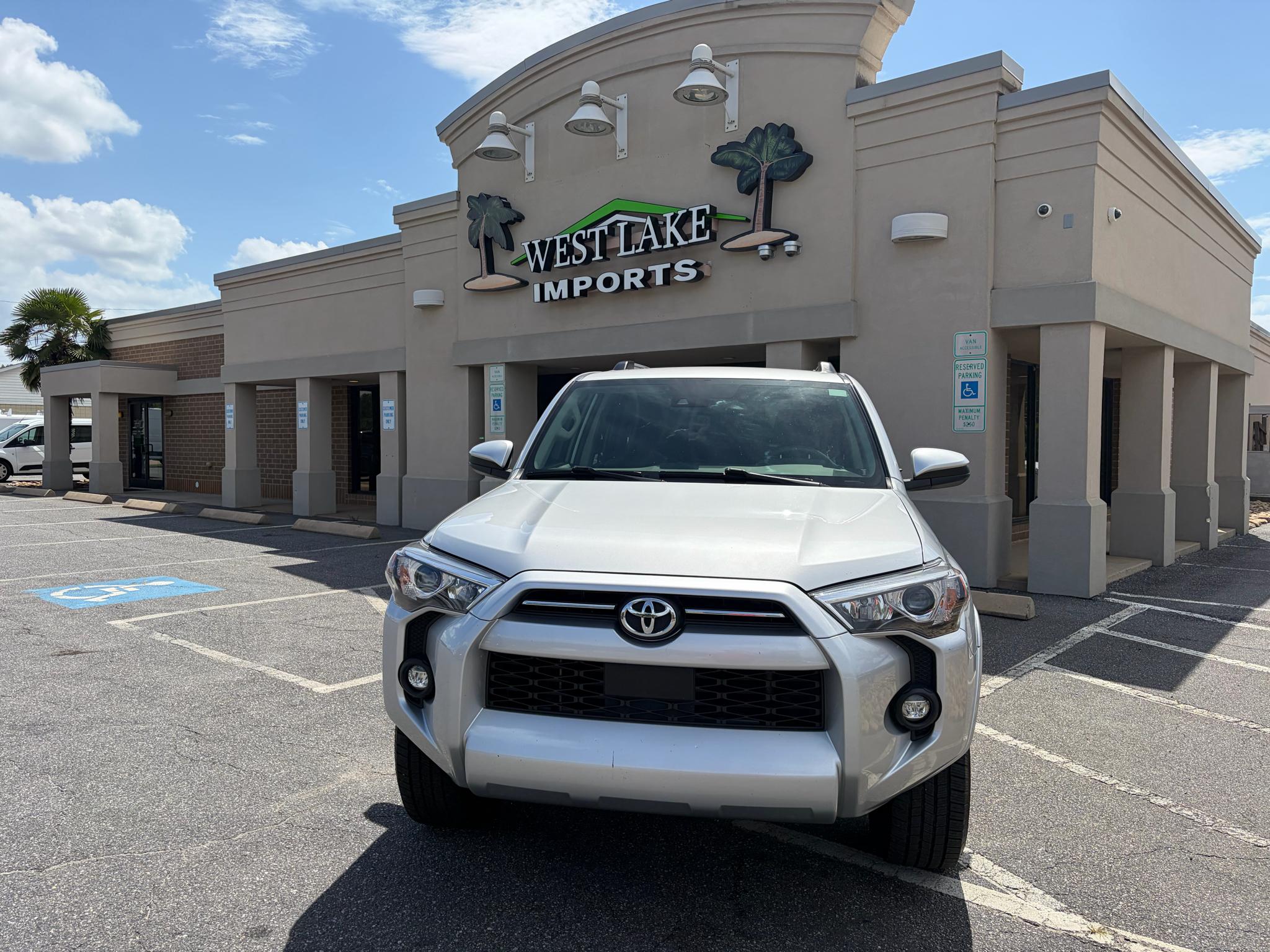 Toyota 4Runner SR5 2WD (Natl) 2021