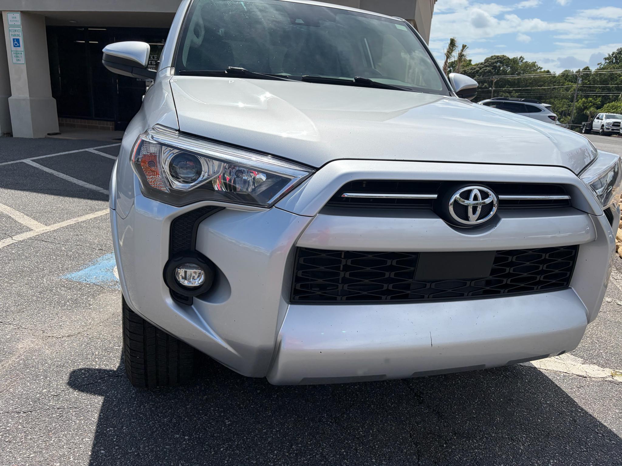 Toyota 4Runner SR5 2WD (Natl) 2021