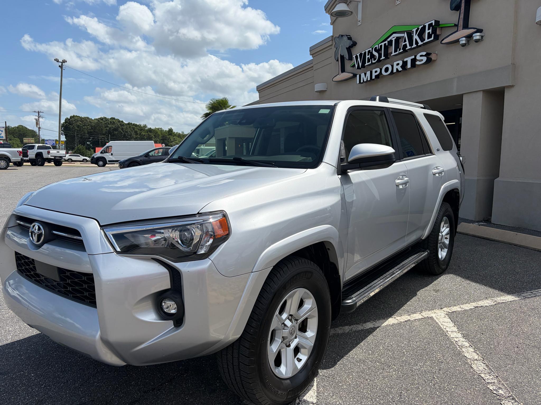 Toyota 4Runner SR5 2WD (Natl) 2021