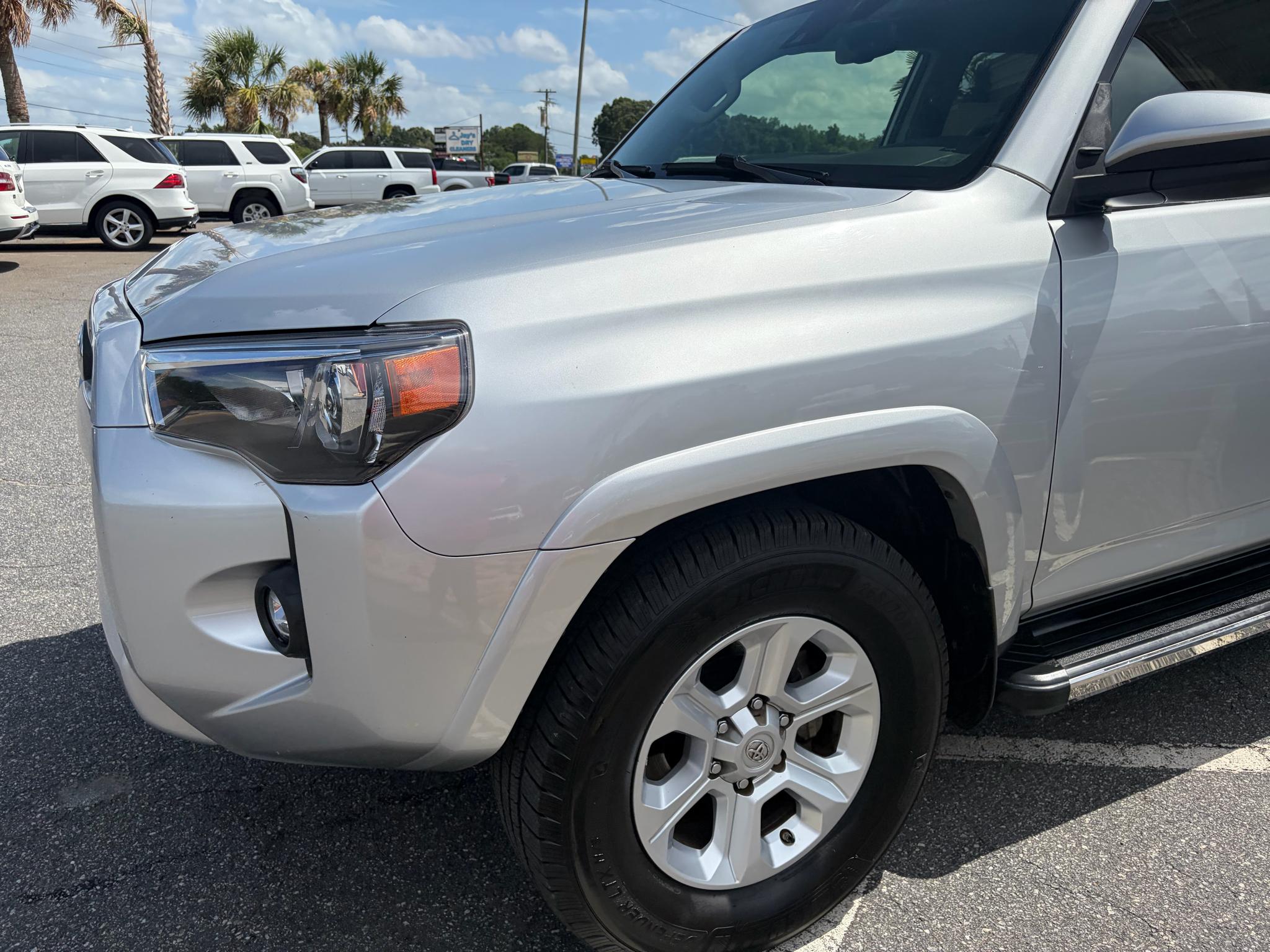 Toyota 4Runner SR5 2WD (Natl) 2021