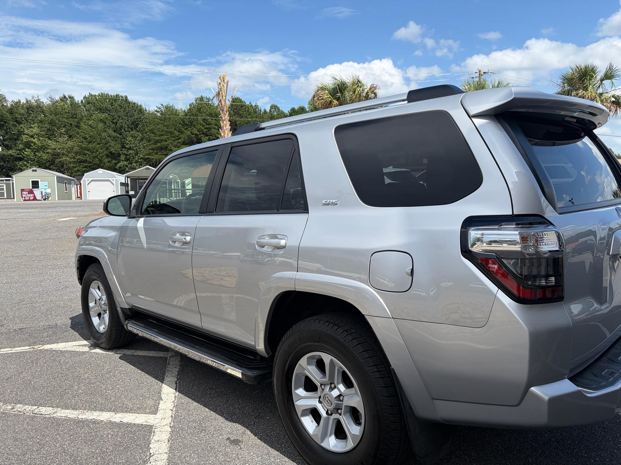 Toyota 4Runner SR5 2WD (Natl) 2021