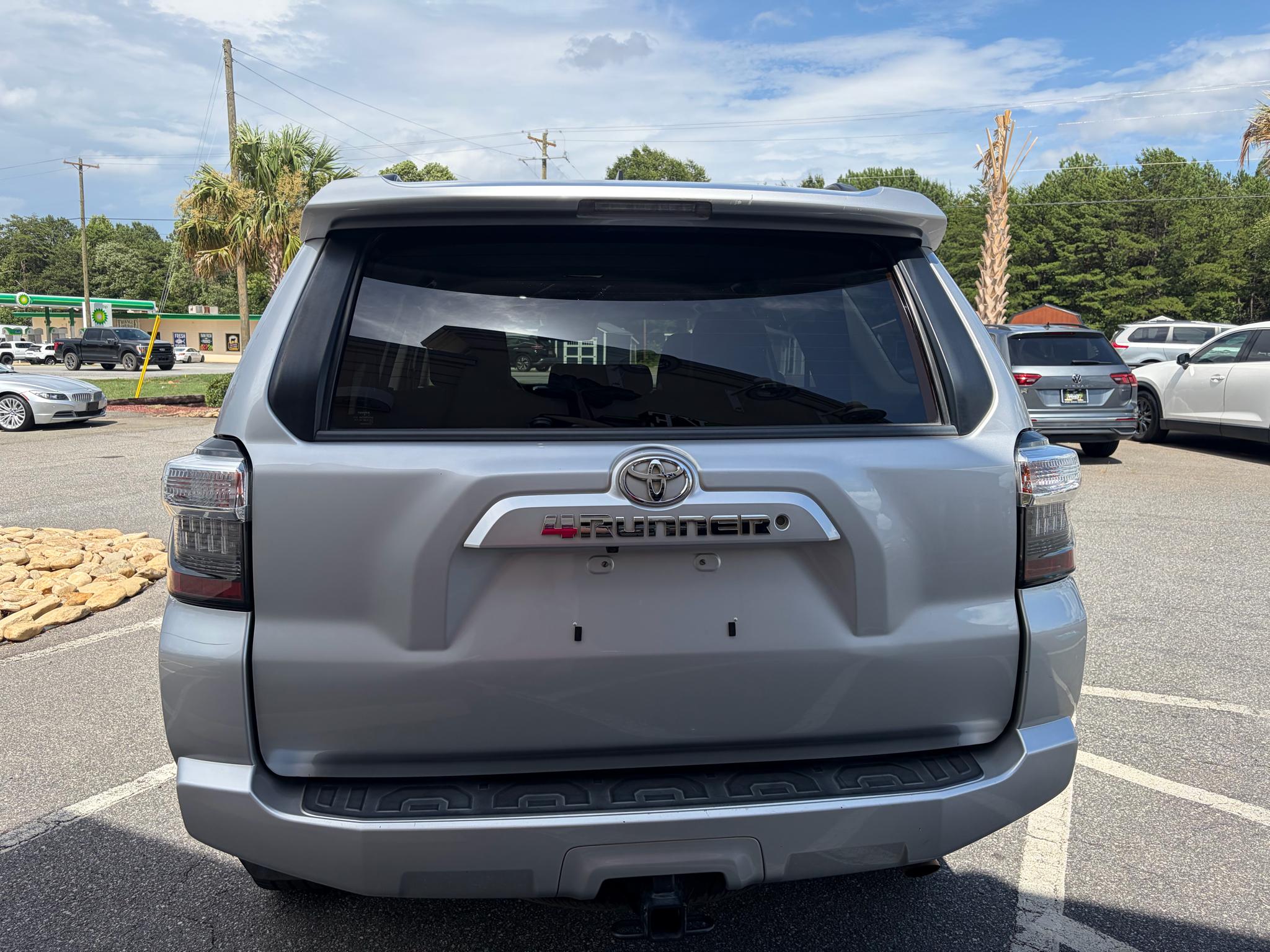 Toyota 4Runner SR5 2WD (Natl) 2021