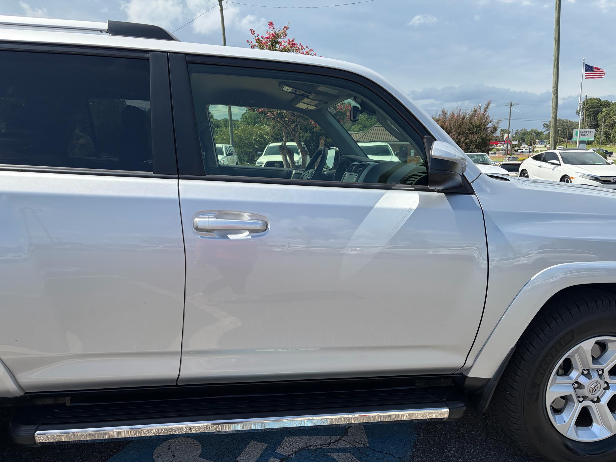 Toyota 4Runner SR5 2WD (Natl) 2021