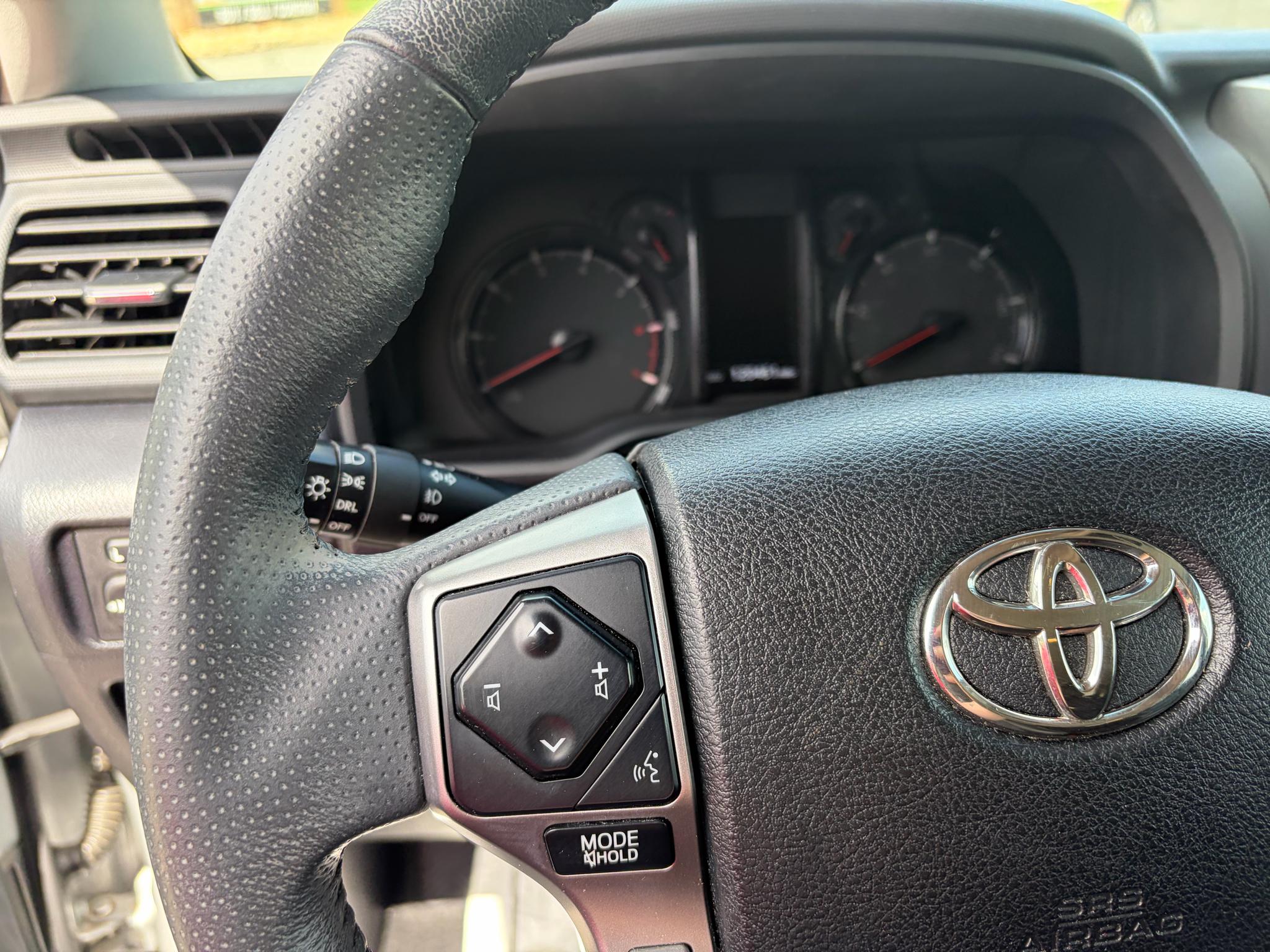 Toyota 4Runner SR5 2WD (Natl) 2021
