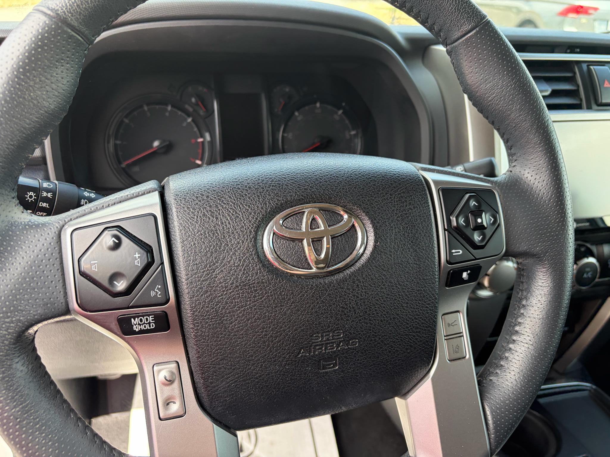 Toyota 4Runner SR5 2WD (Natl) 2021