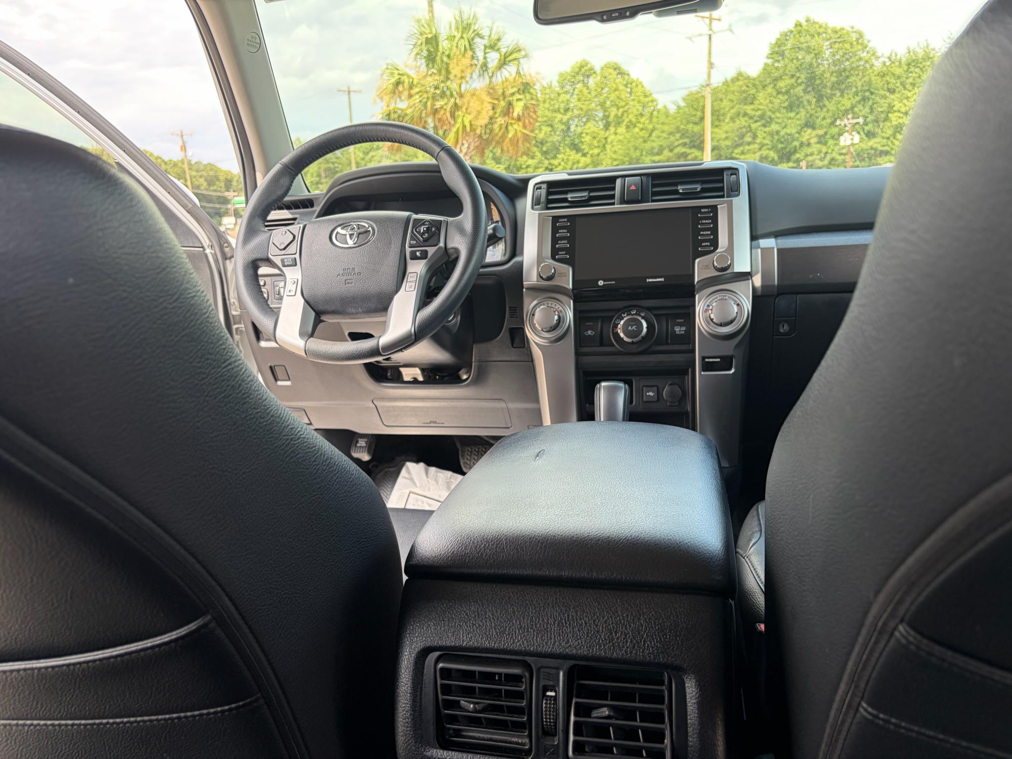 Toyota 4Runner SR5 2WD (Natl) 2021