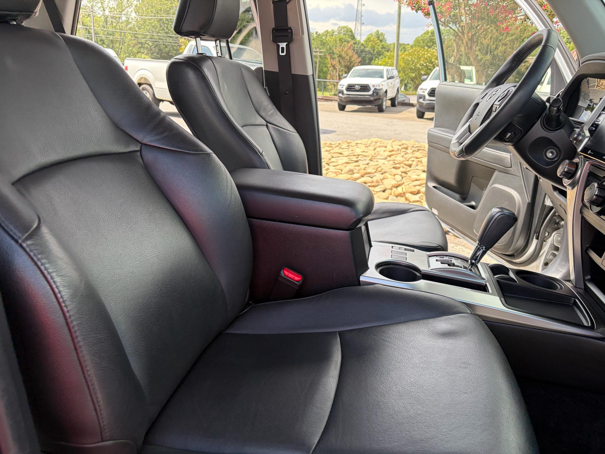 Toyota 4Runner SR5 2WD (Natl) 2021