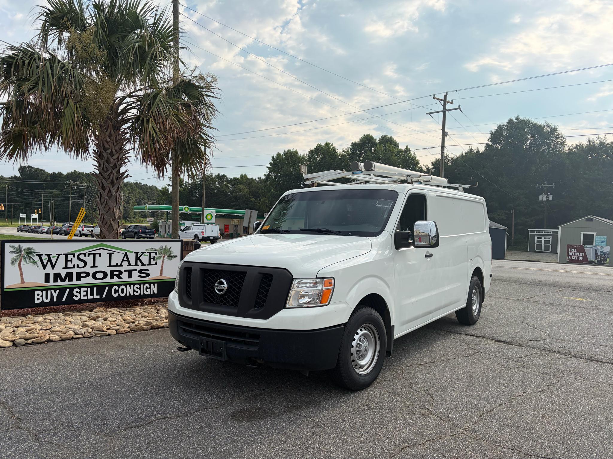 Nissan NV Cargo NV3500 HD Standard Roof V8 S 2018