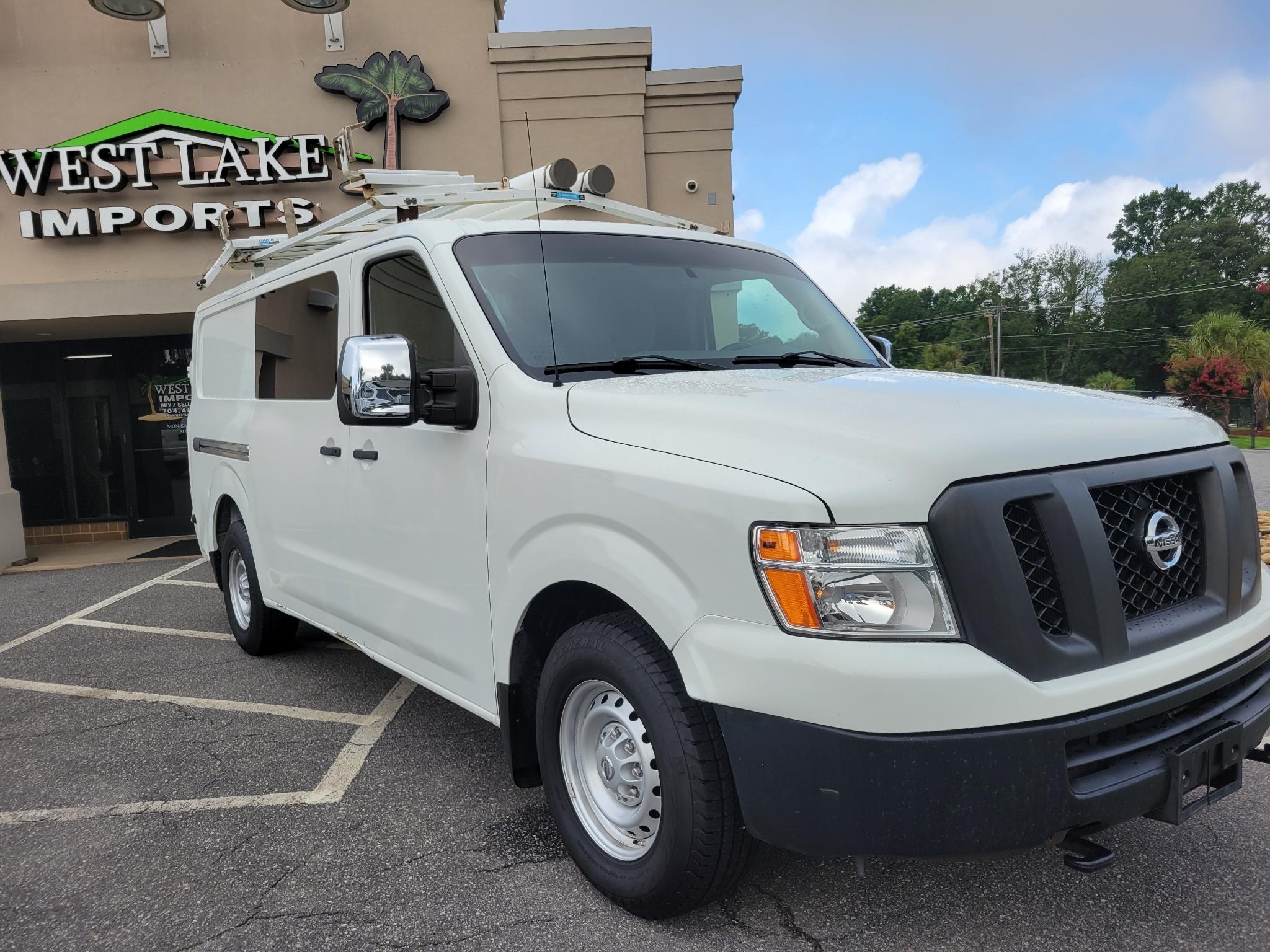 Nissan NV Cargo NV3500 HD Standard Roof V8 S 2018