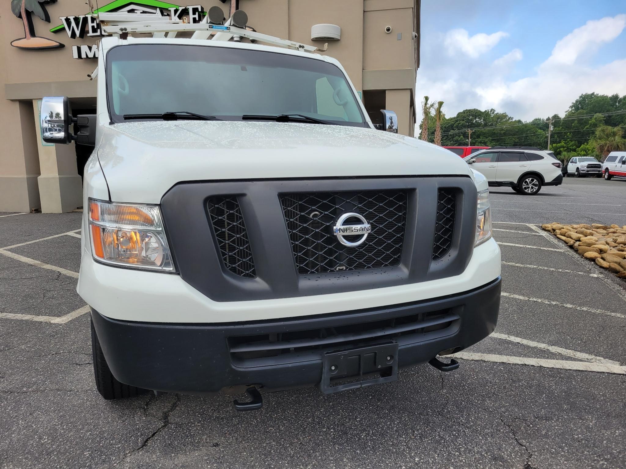 Nissan NV Cargo NV3500 HD Standard Roof V8 S 2018