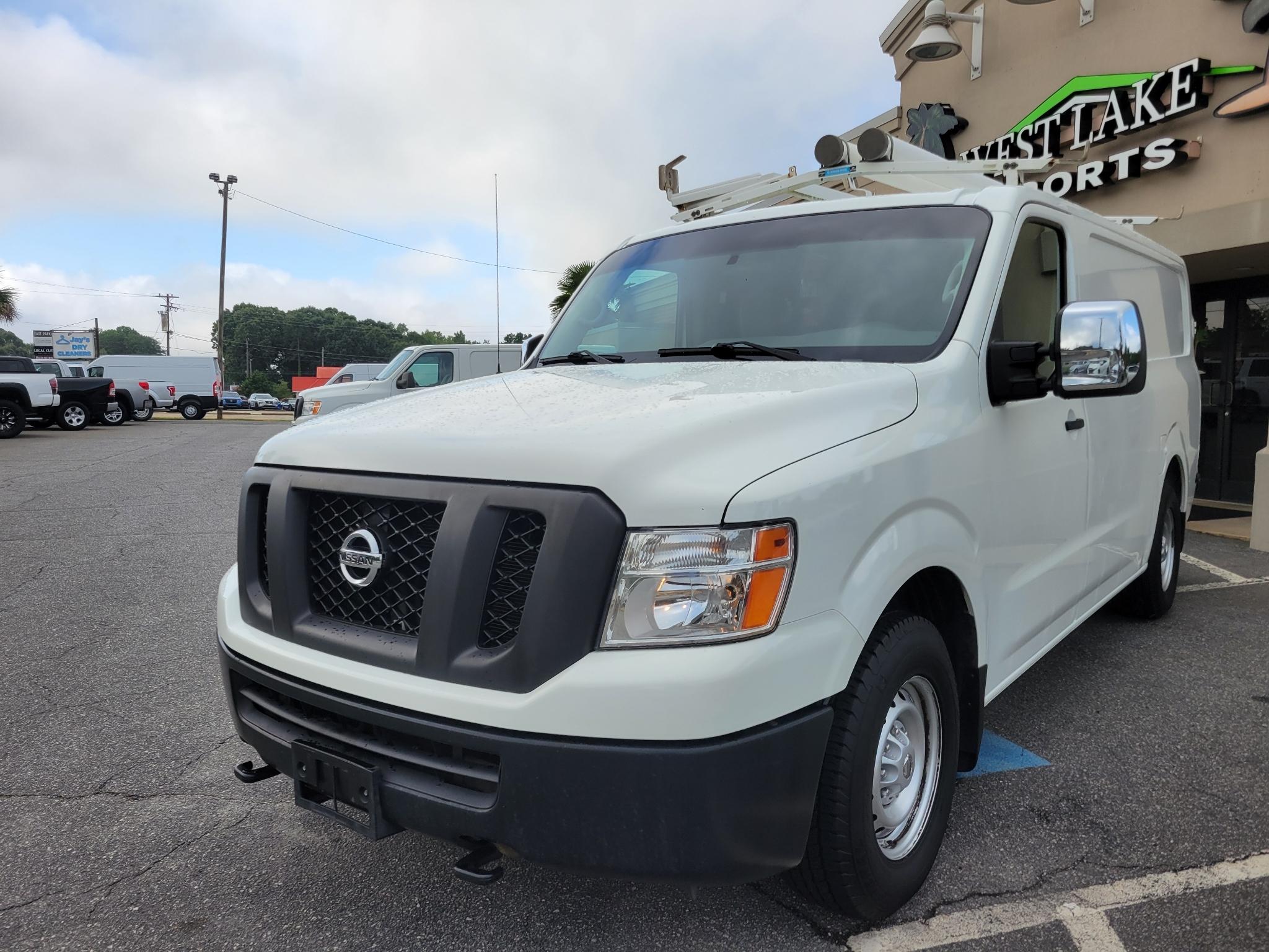 Nissan NV Cargo NV3500 HD Standard Roof V8 S 2018
