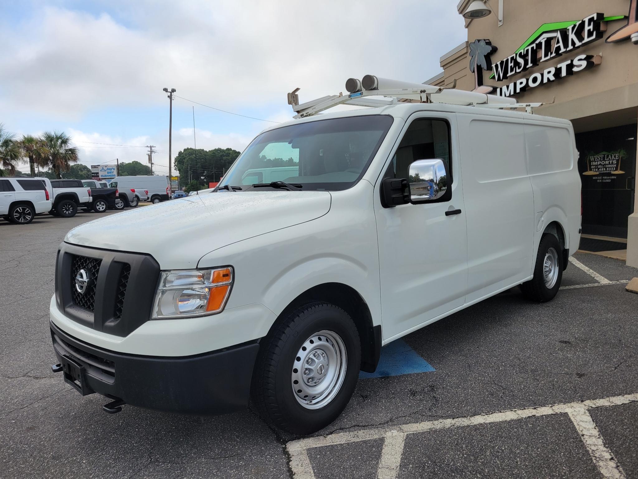 Nissan NV Cargo NV3500 HD Standard Roof V8 S 2018