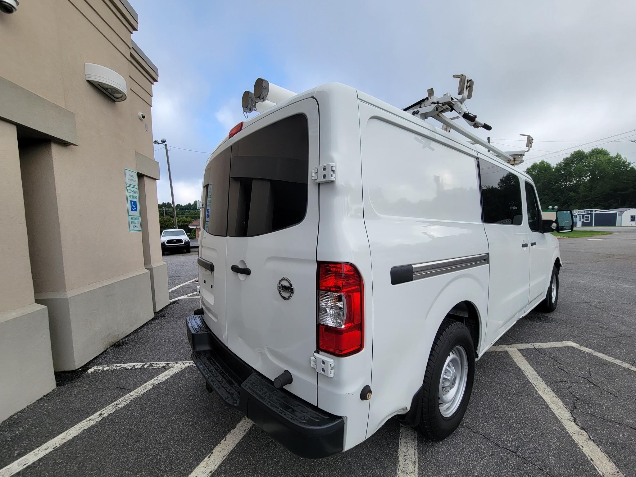 Nissan NV Cargo NV3500 HD Standard Roof V8 S 2018