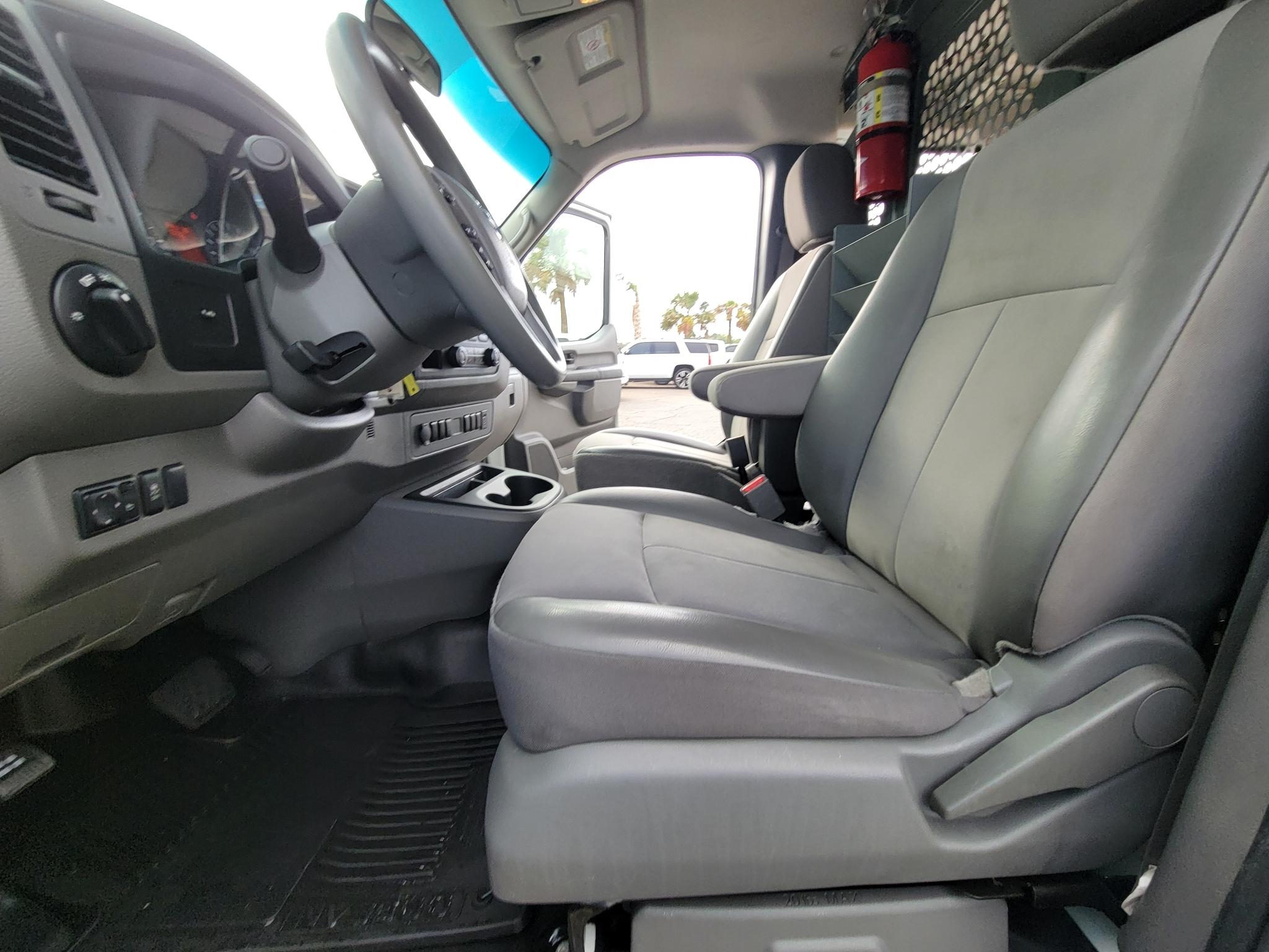 Nissan NV Cargo NV3500 HD Standard Roof V8 S 2018