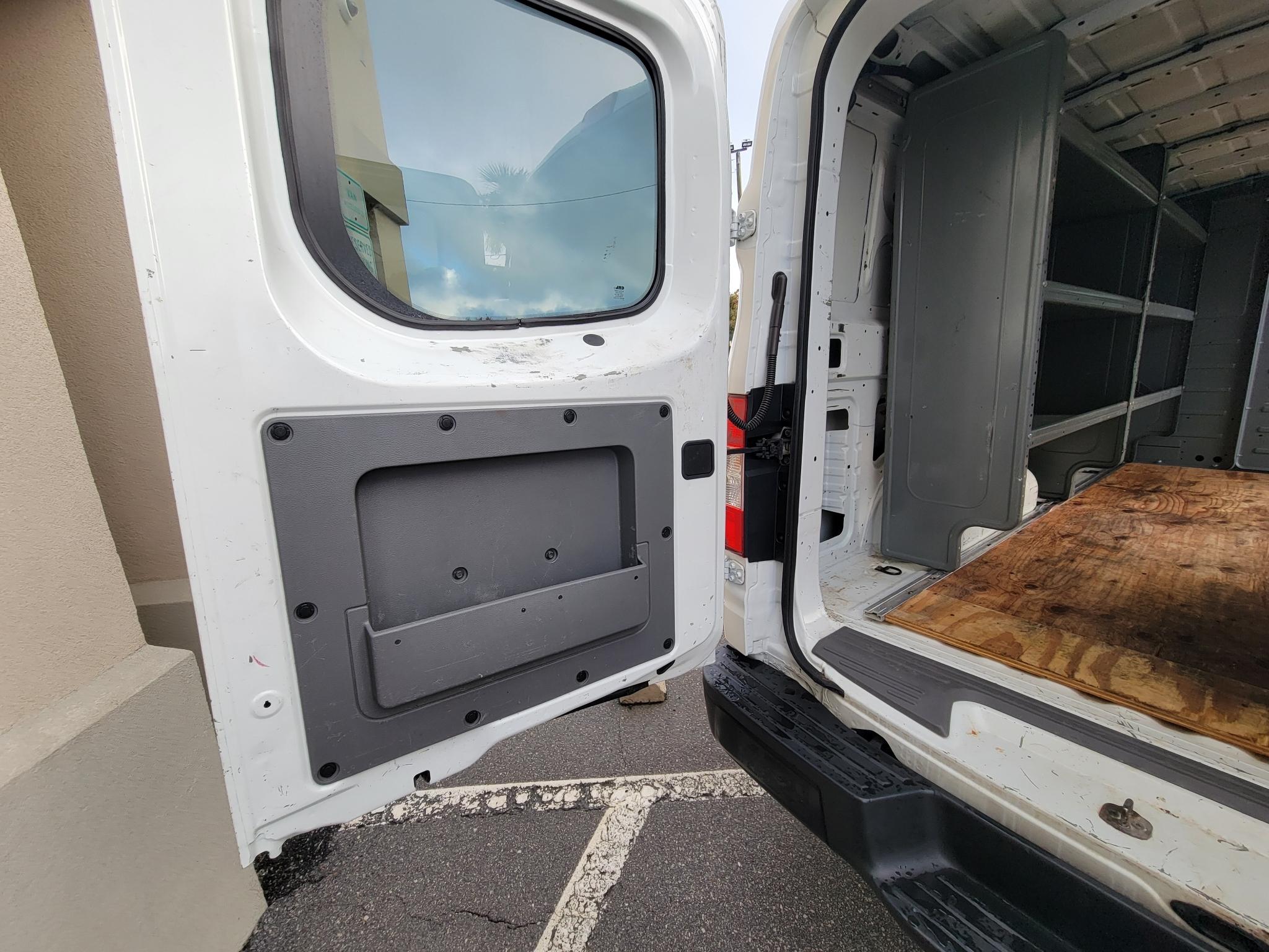 Nissan NV Cargo NV3500 HD Standard Roof V8 S 2018