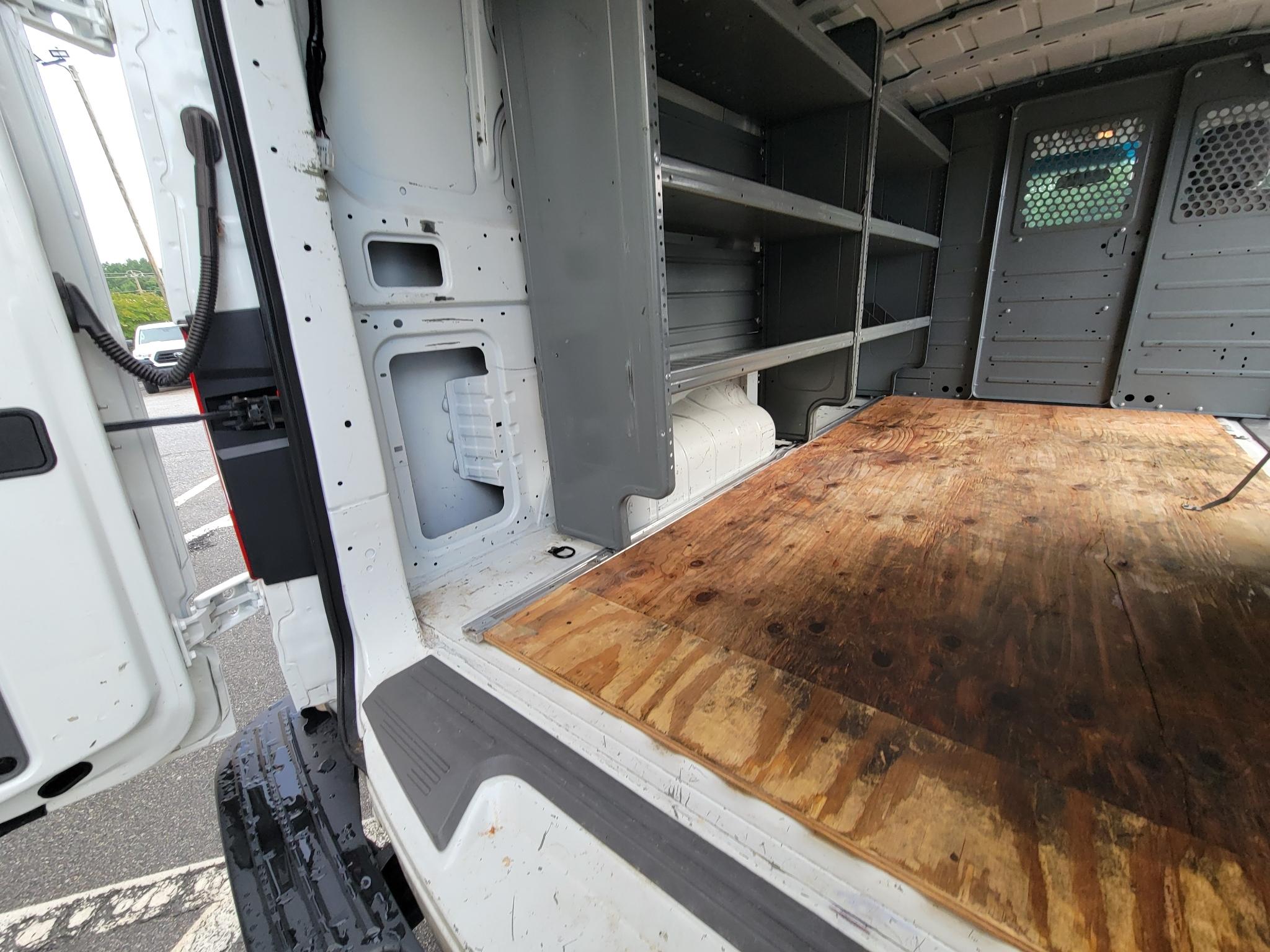 Nissan NV Cargo NV3500 HD Standard Roof V8 S 2018