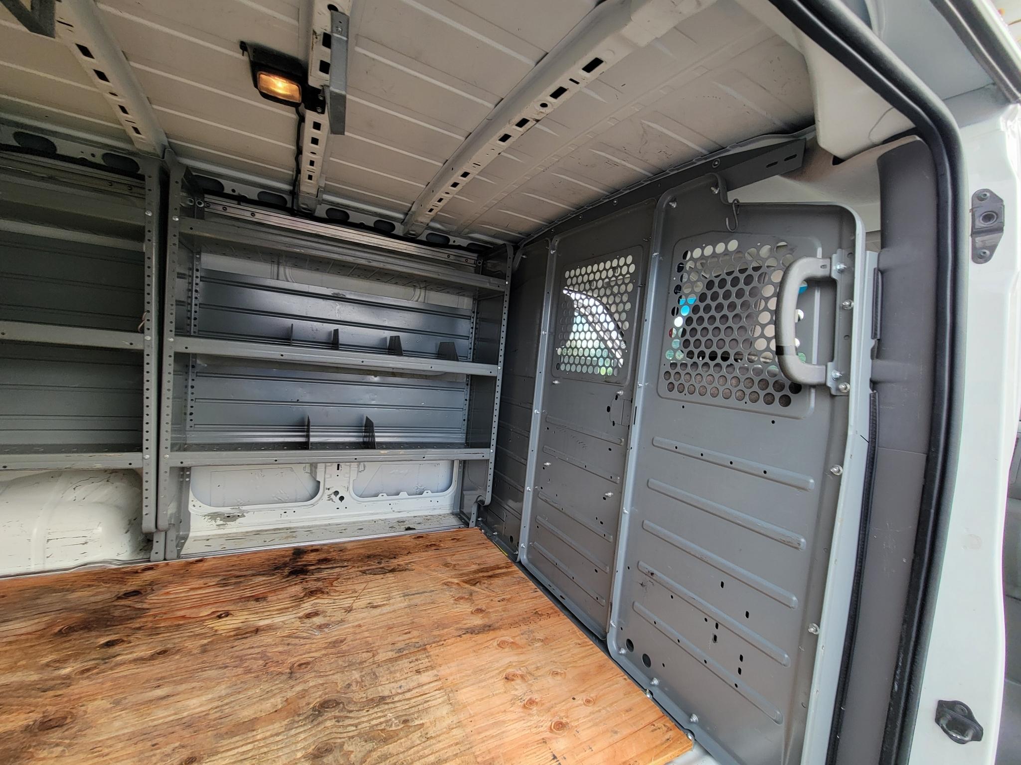 Nissan NV Cargo NV3500 HD Standard Roof V8 S 2018