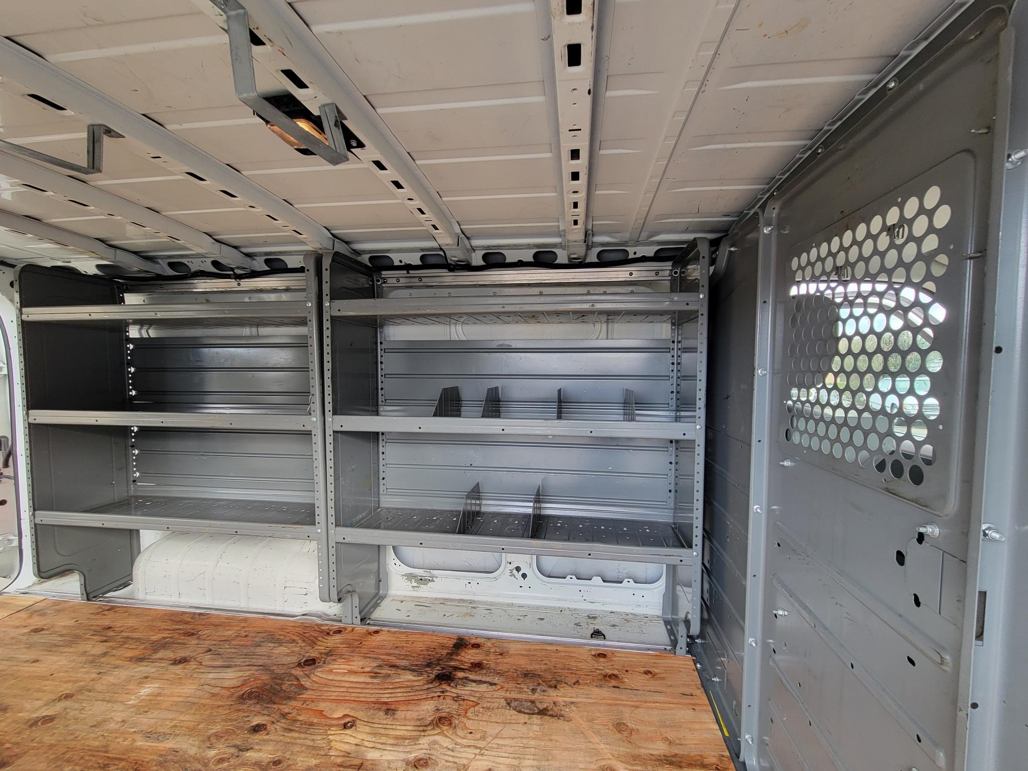 Nissan NV Cargo NV3500 HD Standard Roof V8 S 2018