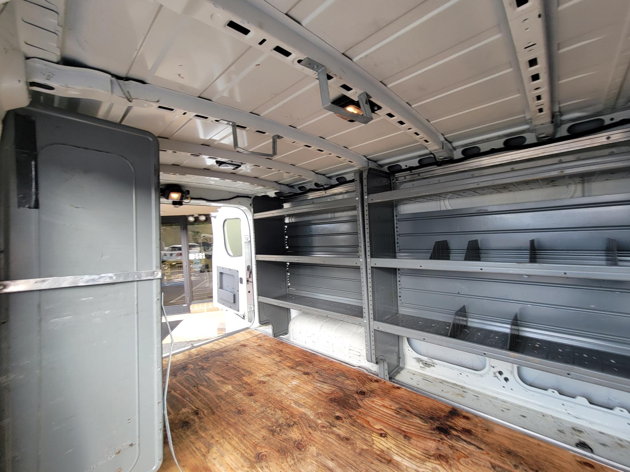 Nissan NV Cargo NV3500 HD Standard Roof V8 S 2018