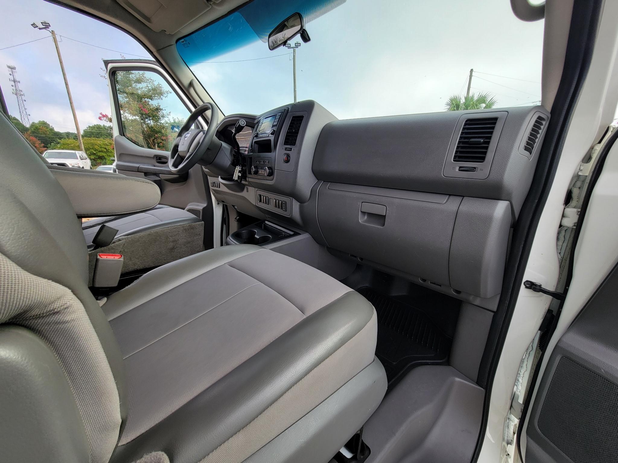 Nissan NV Cargo NV3500 HD Standard Roof V8 S 2018