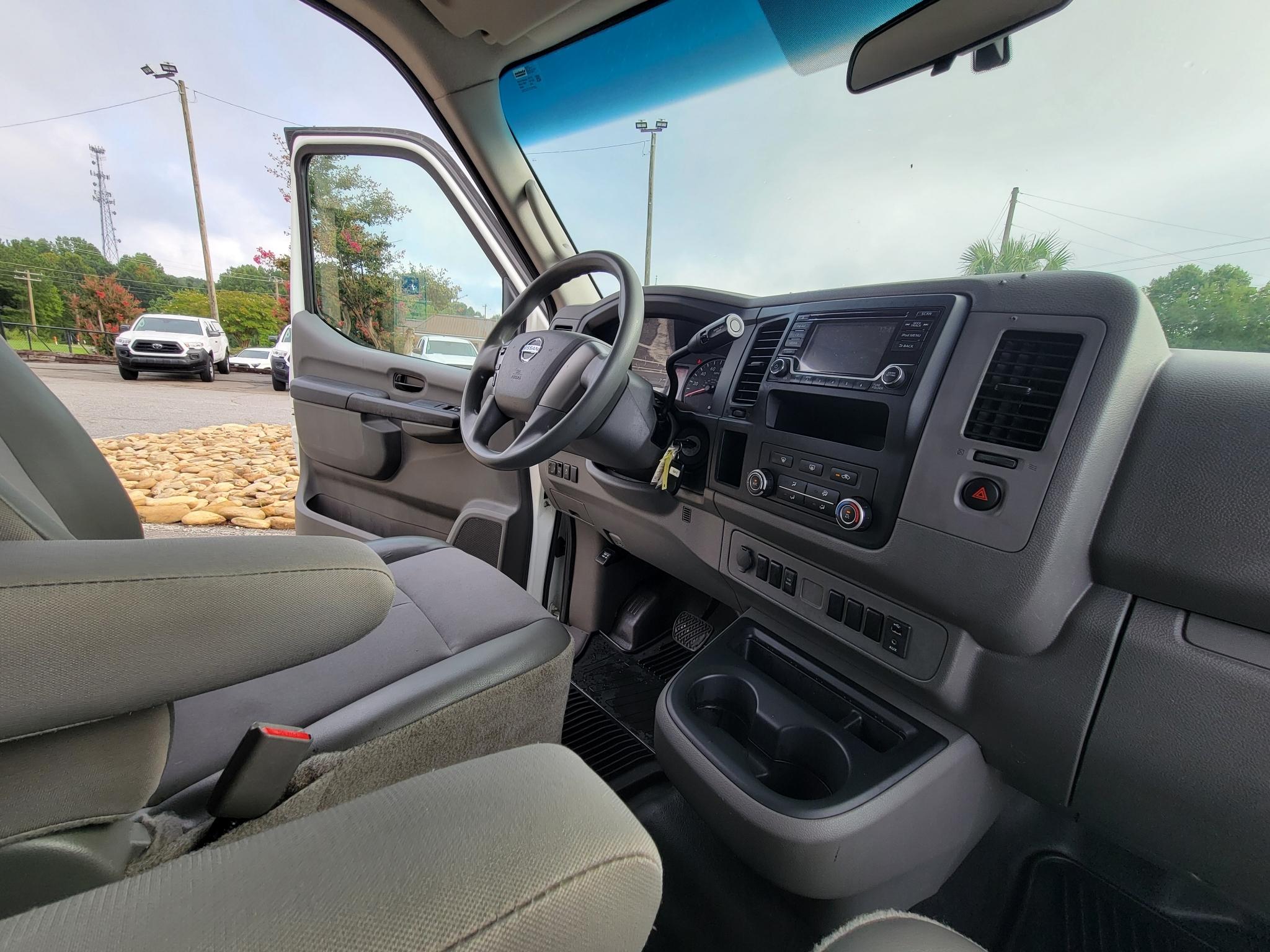 Nissan NV Cargo NV3500 HD Standard Roof V8 S 2018