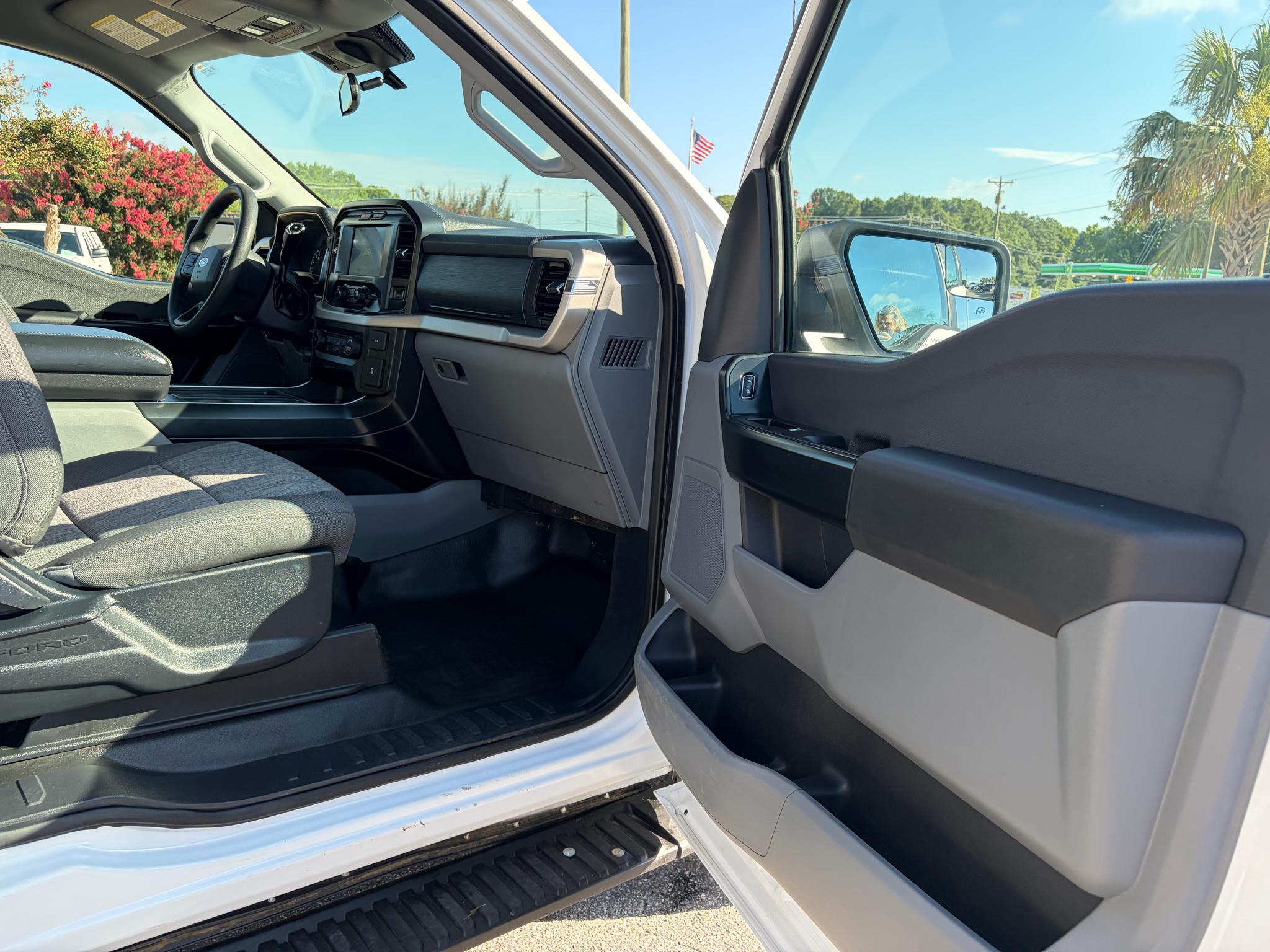 Ford F-150 4WD Reg Cab 126" STX 2021
