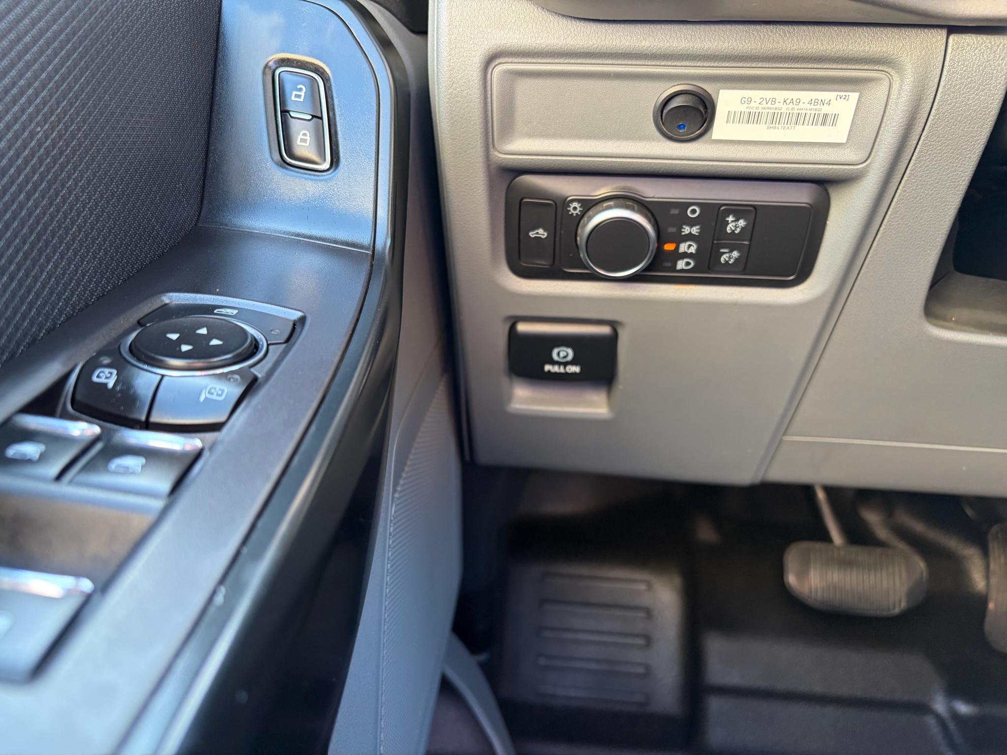Ford F-150 4WD Reg Cab 126" STX 2021