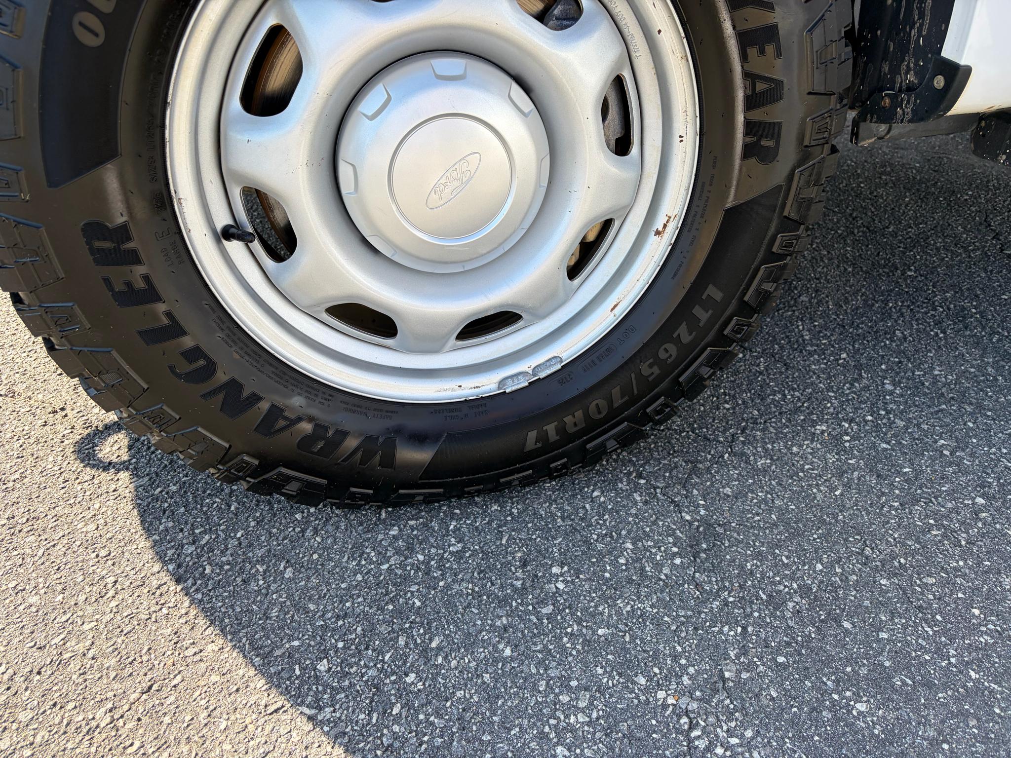 Ford F-150 4WD Reg Cab 126" STX 2021