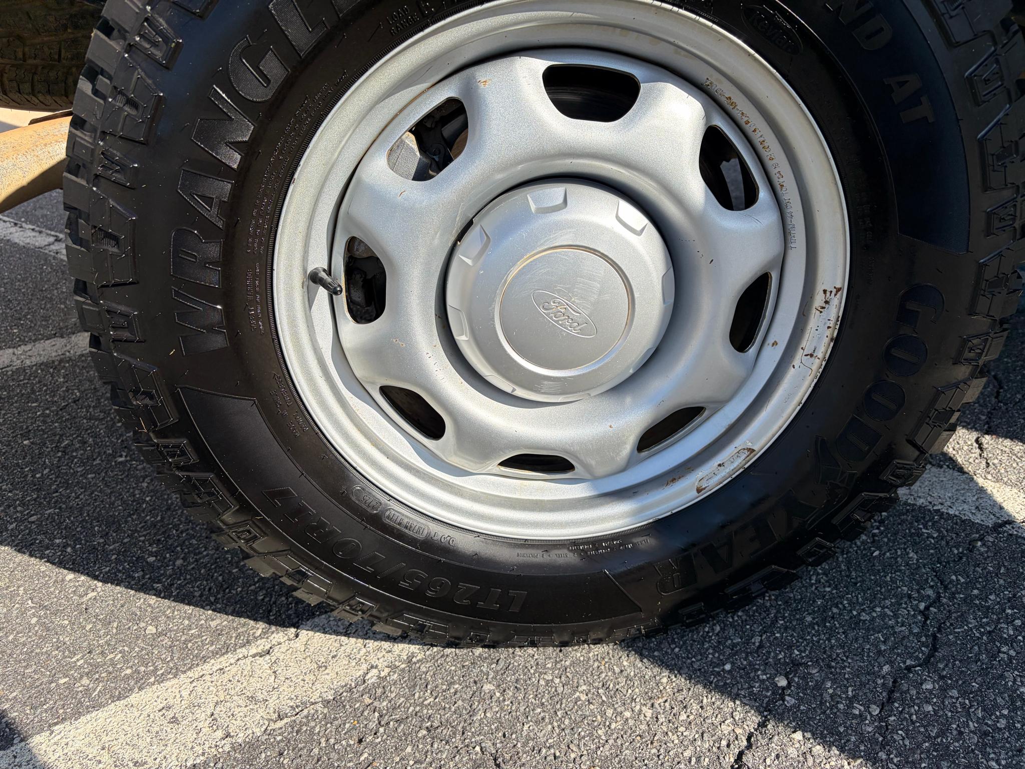 Ford F-150 4WD Reg Cab 126" STX 2021