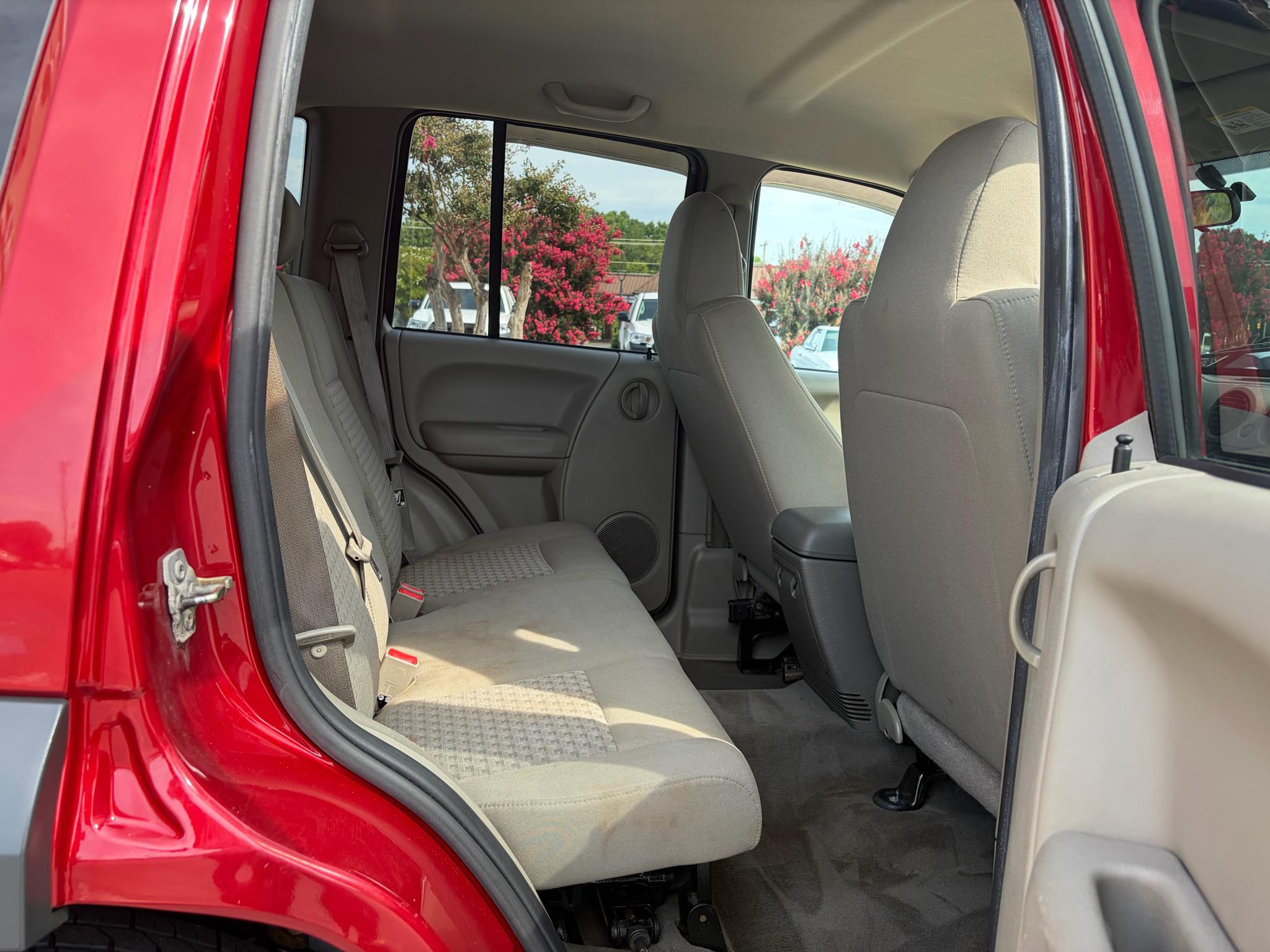 Jeep Liberty 4dr Sport 4WD 2006