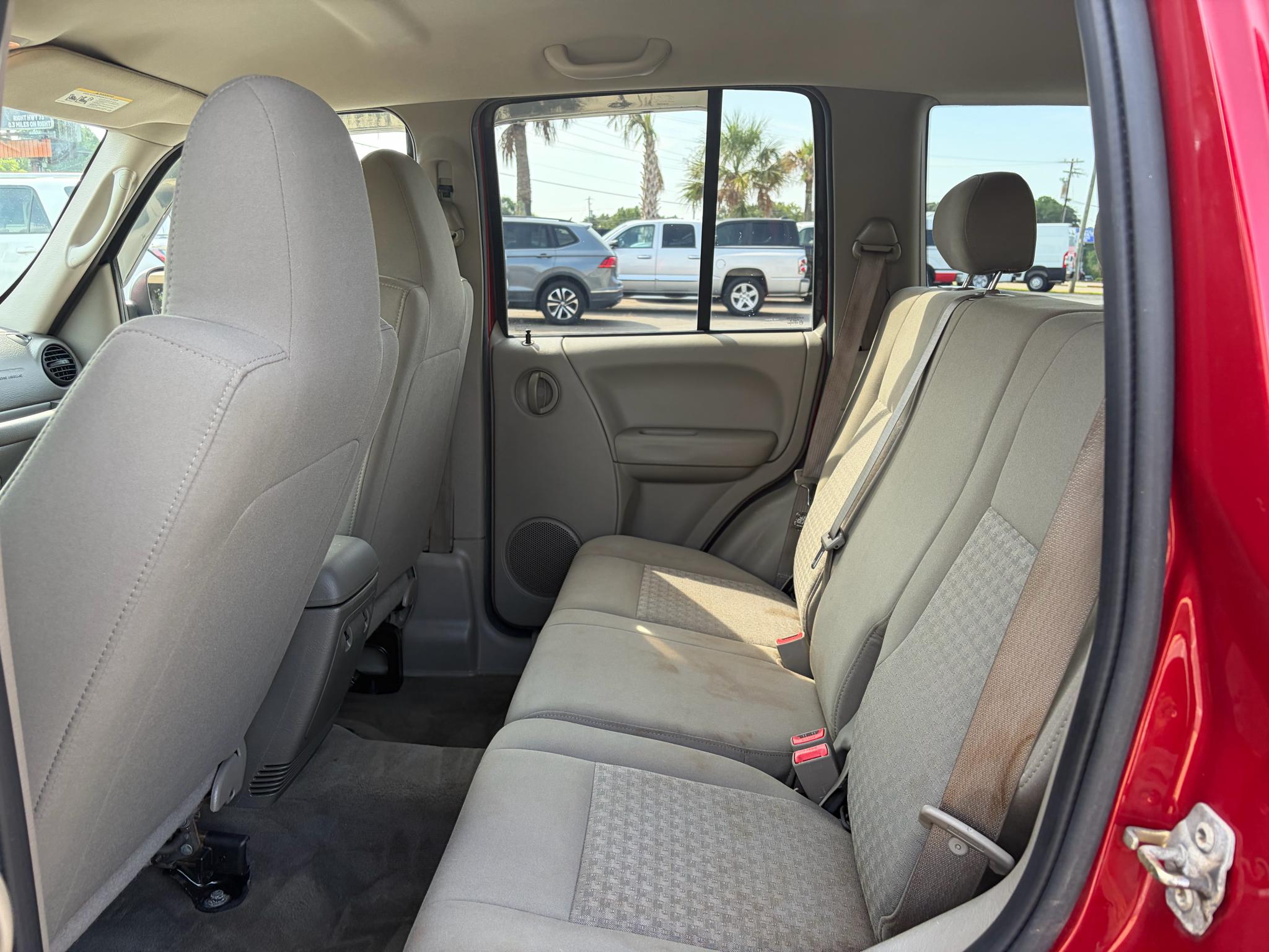 Jeep Liberty 4dr Sport 4WD 2006