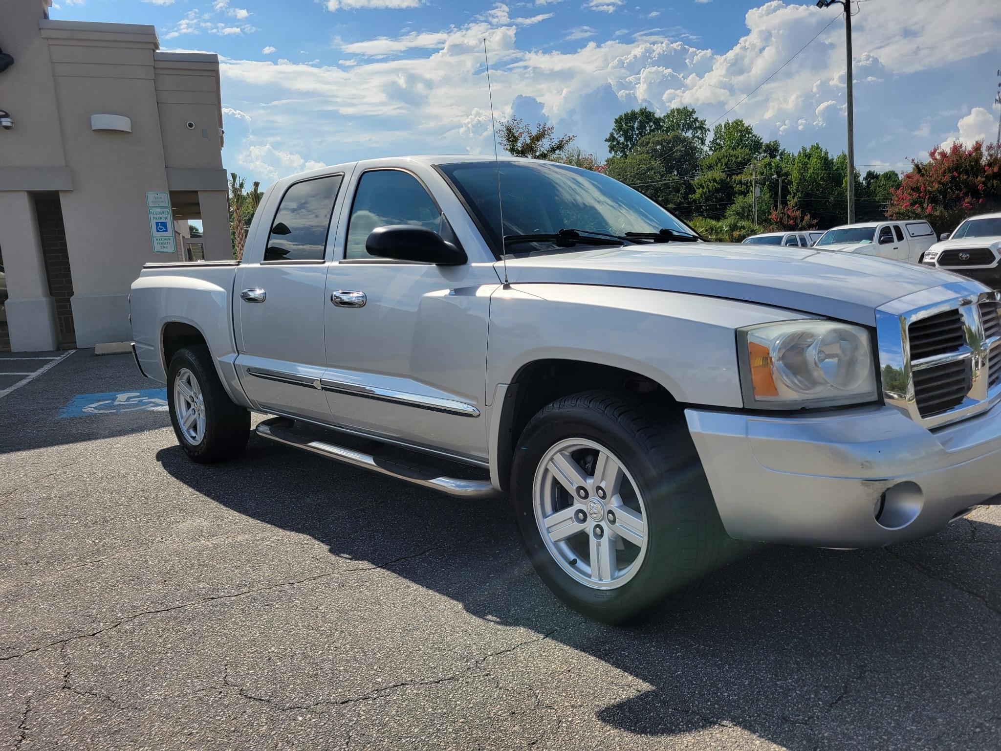 Dodge Dakota 2WD Quad Cab 131" SLT 2007
