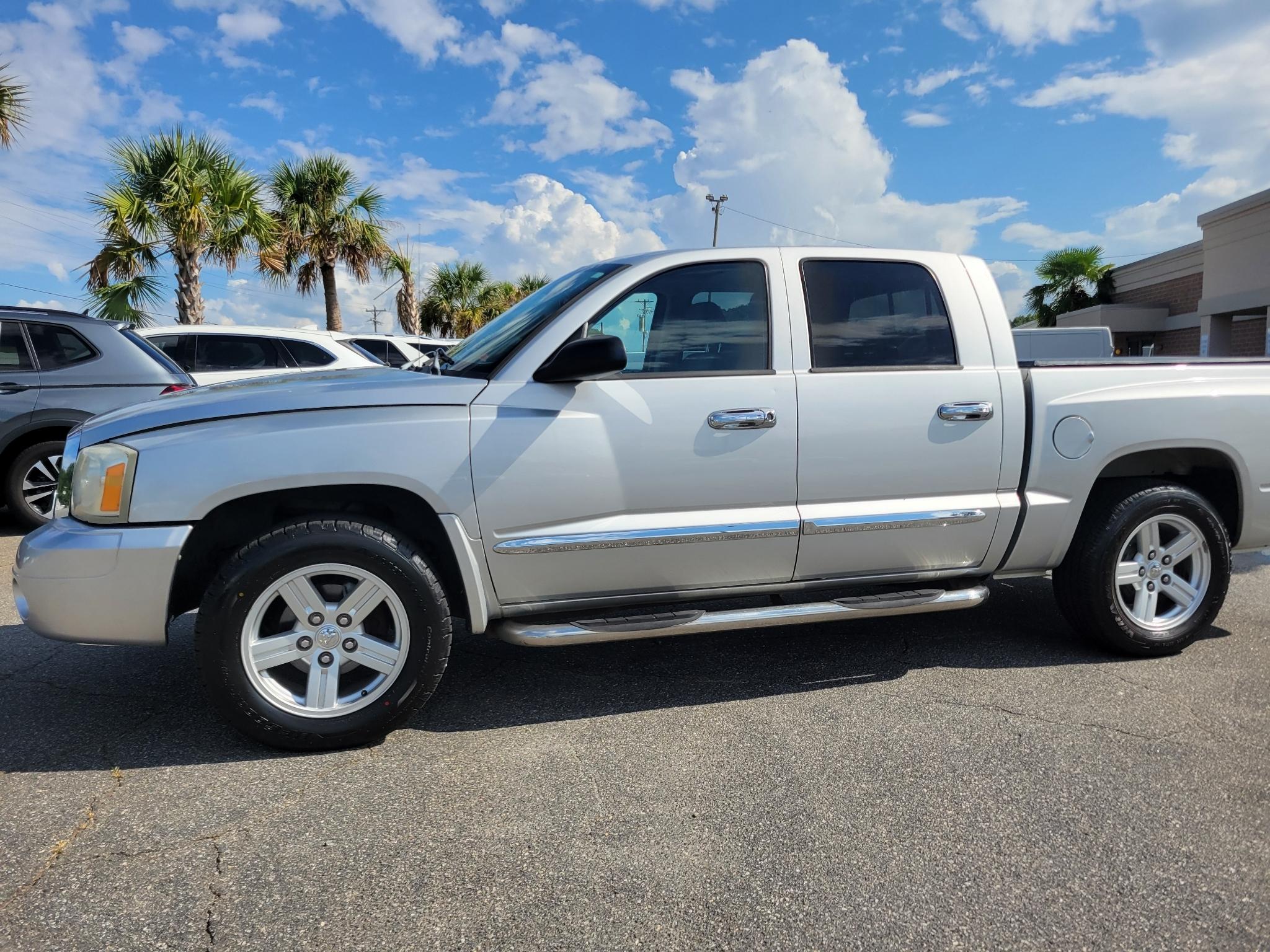 Dodge Dakota 2WD Quad Cab 131" SLT 2007