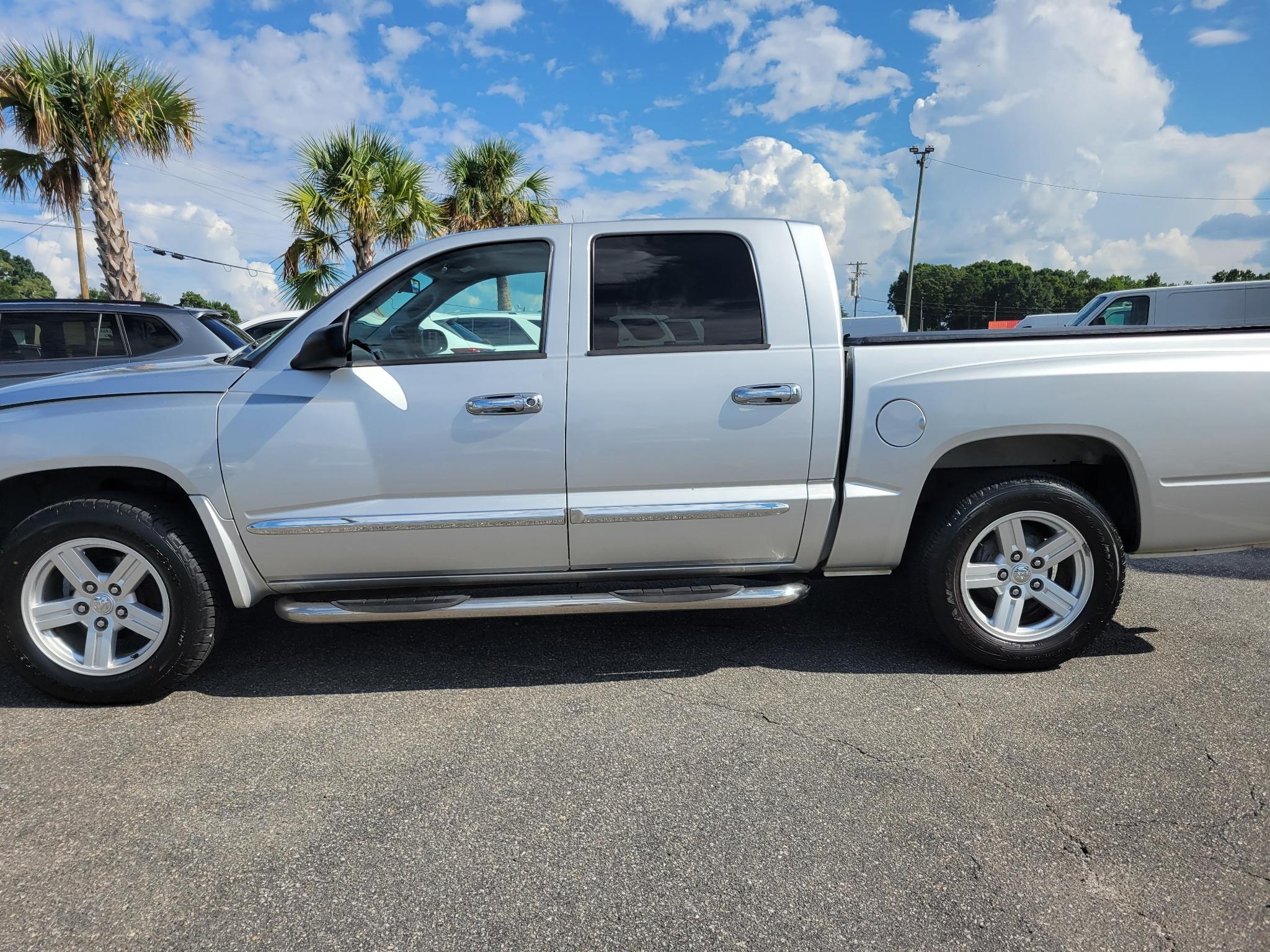 Dodge Dakota 2WD Quad Cab 131" SLT 2007