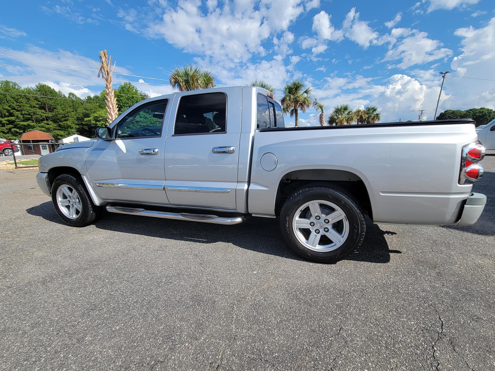 Dodge Dakota 2WD Quad Cab 131" SLT 2007