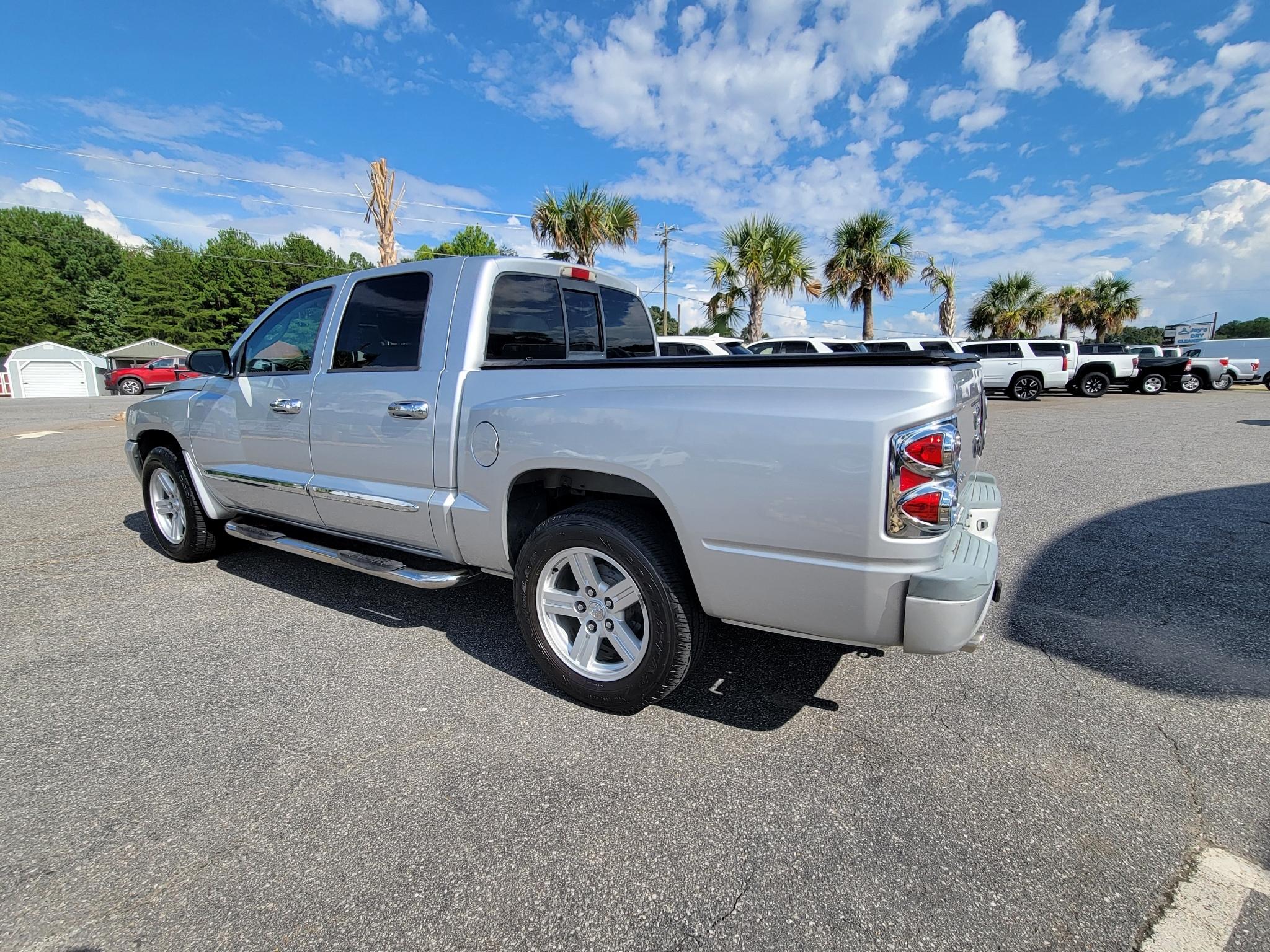 Dodge Dakota 2WD Quad Cab 131" SLT 2007