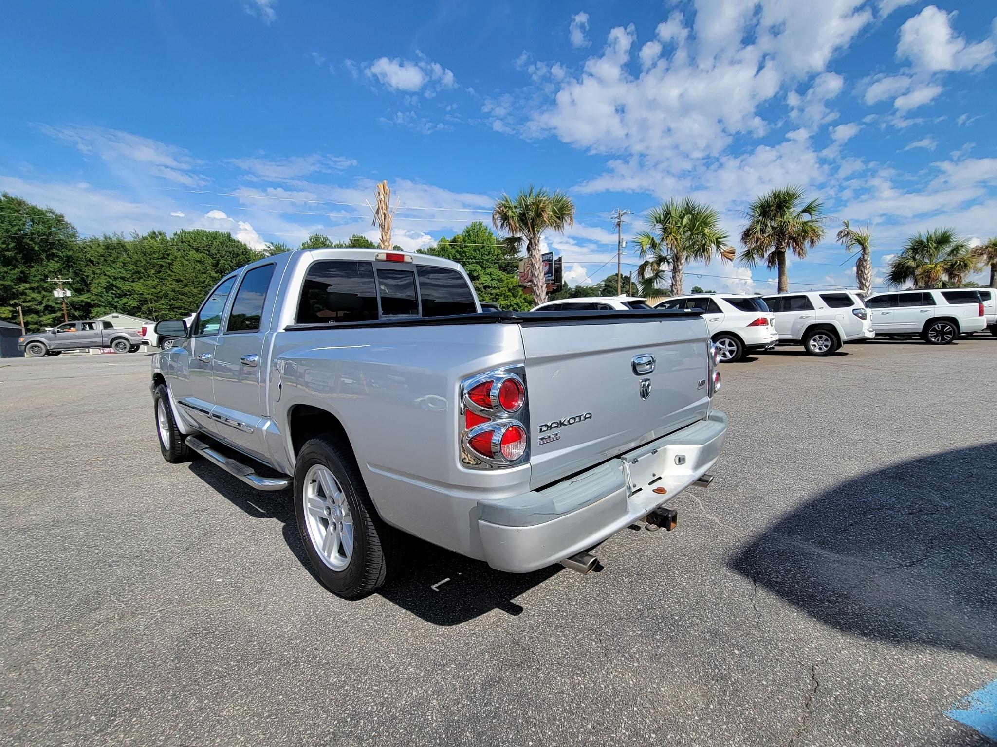 Dodge Dakota 2WD Quad Cab 131" SLT 2007