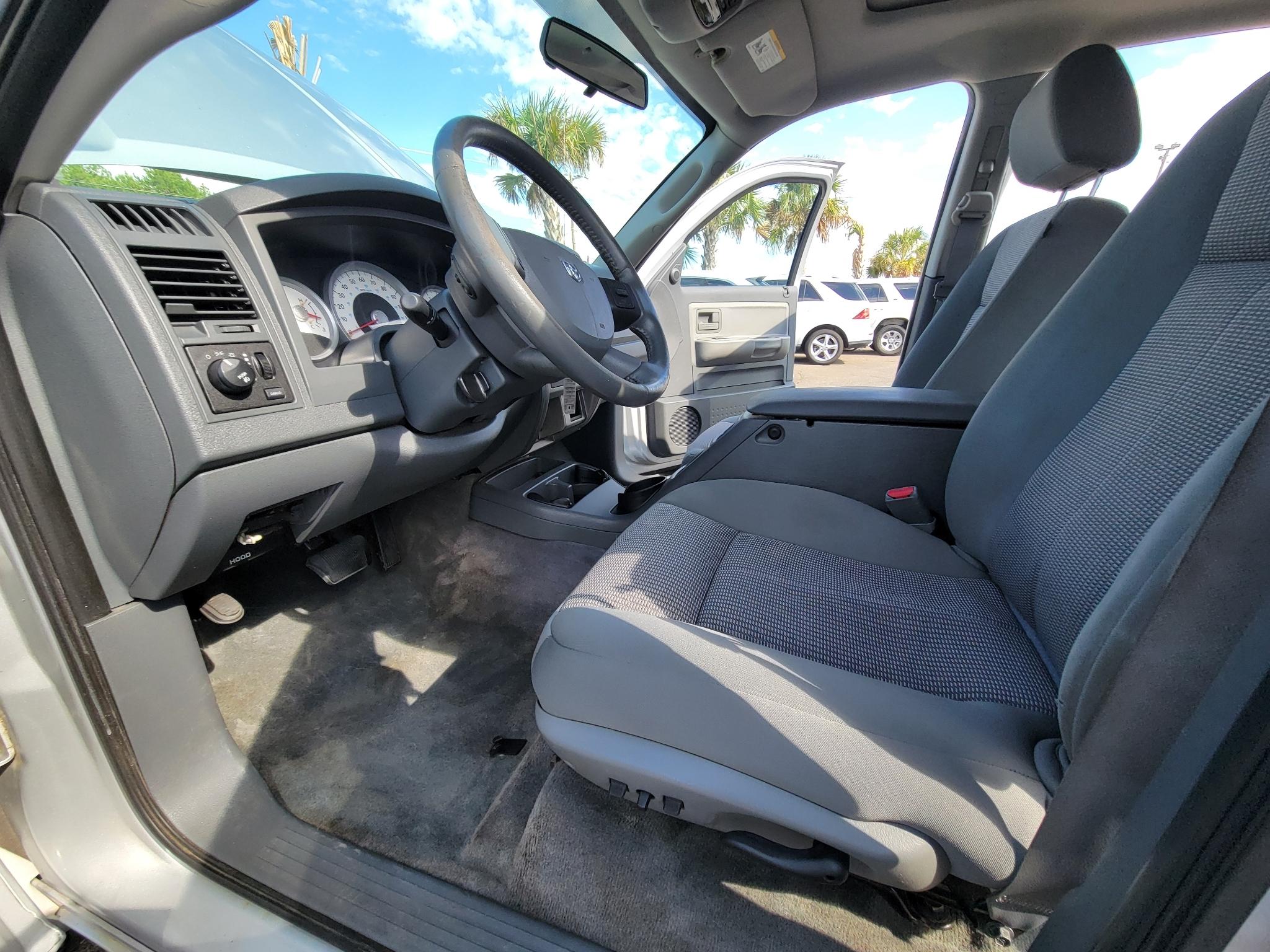 Dodge Dakota 2WD Quad Cab 131" SLT 2007