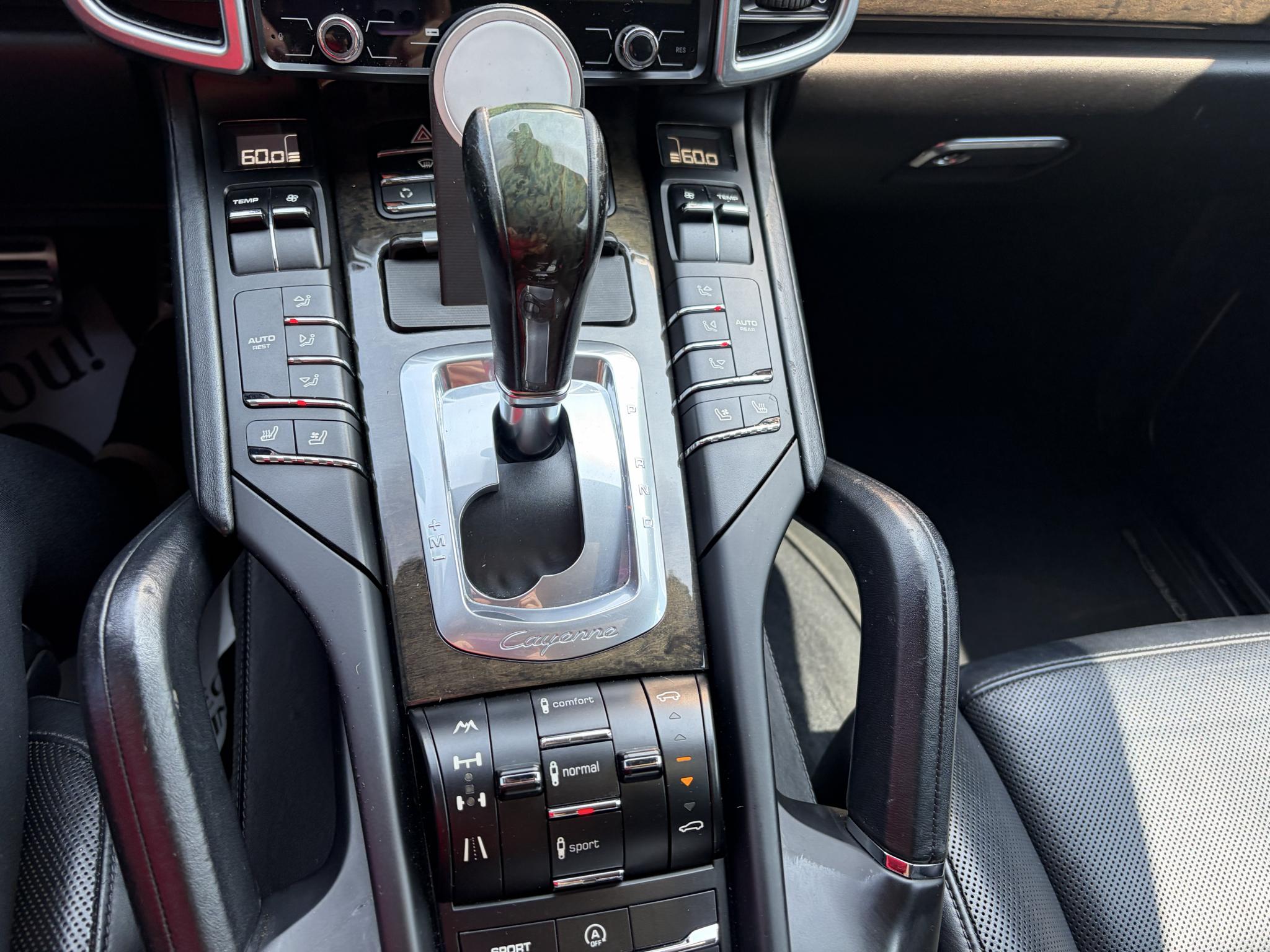 Porsche Cayenne AWD 4dr Turbo 2012