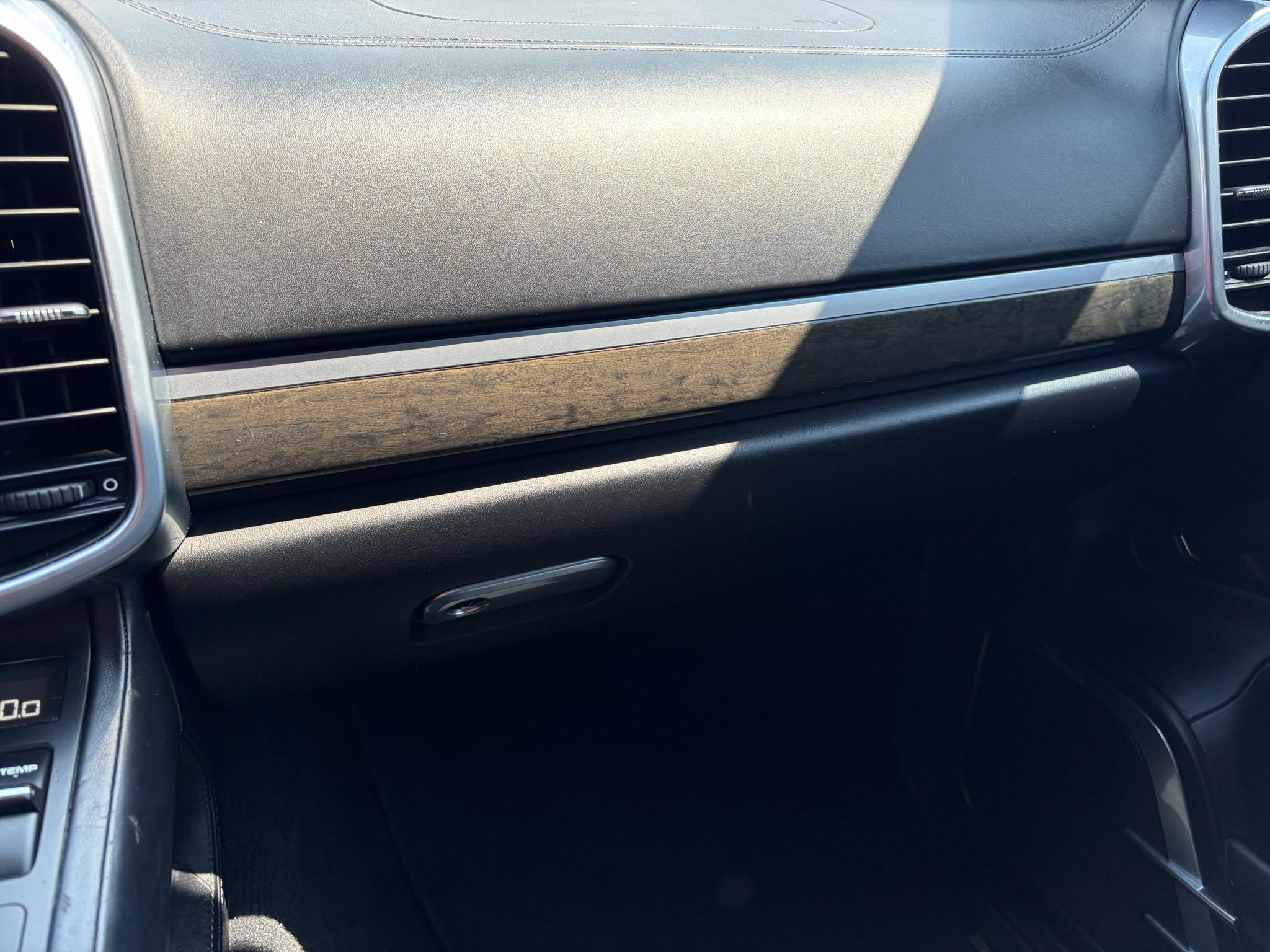 Porsche Cayenne AWD 4dr Turbo 2012