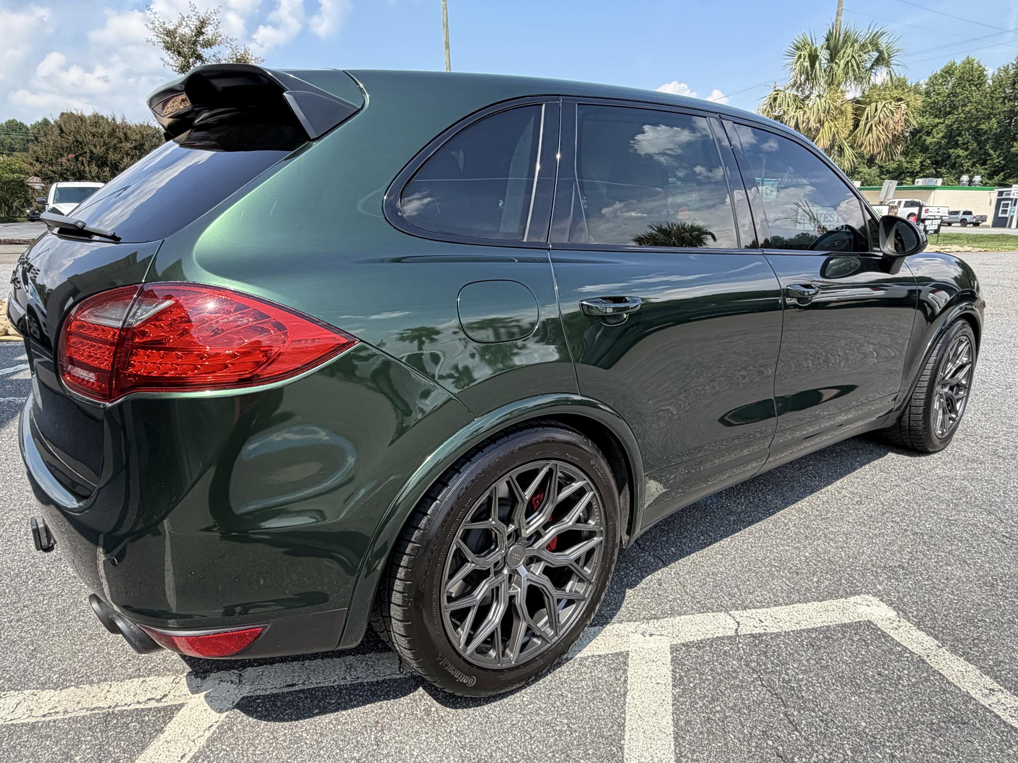 Porsche Cayenne AWD 4dr Turbo 2012