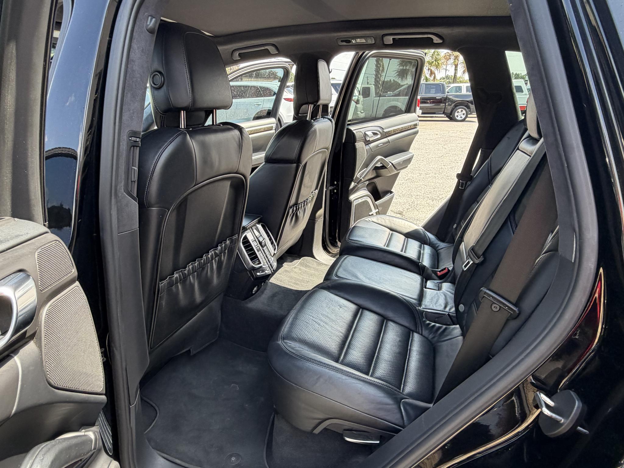 Porsche Cayenne AWD 4dr Turbo 2012