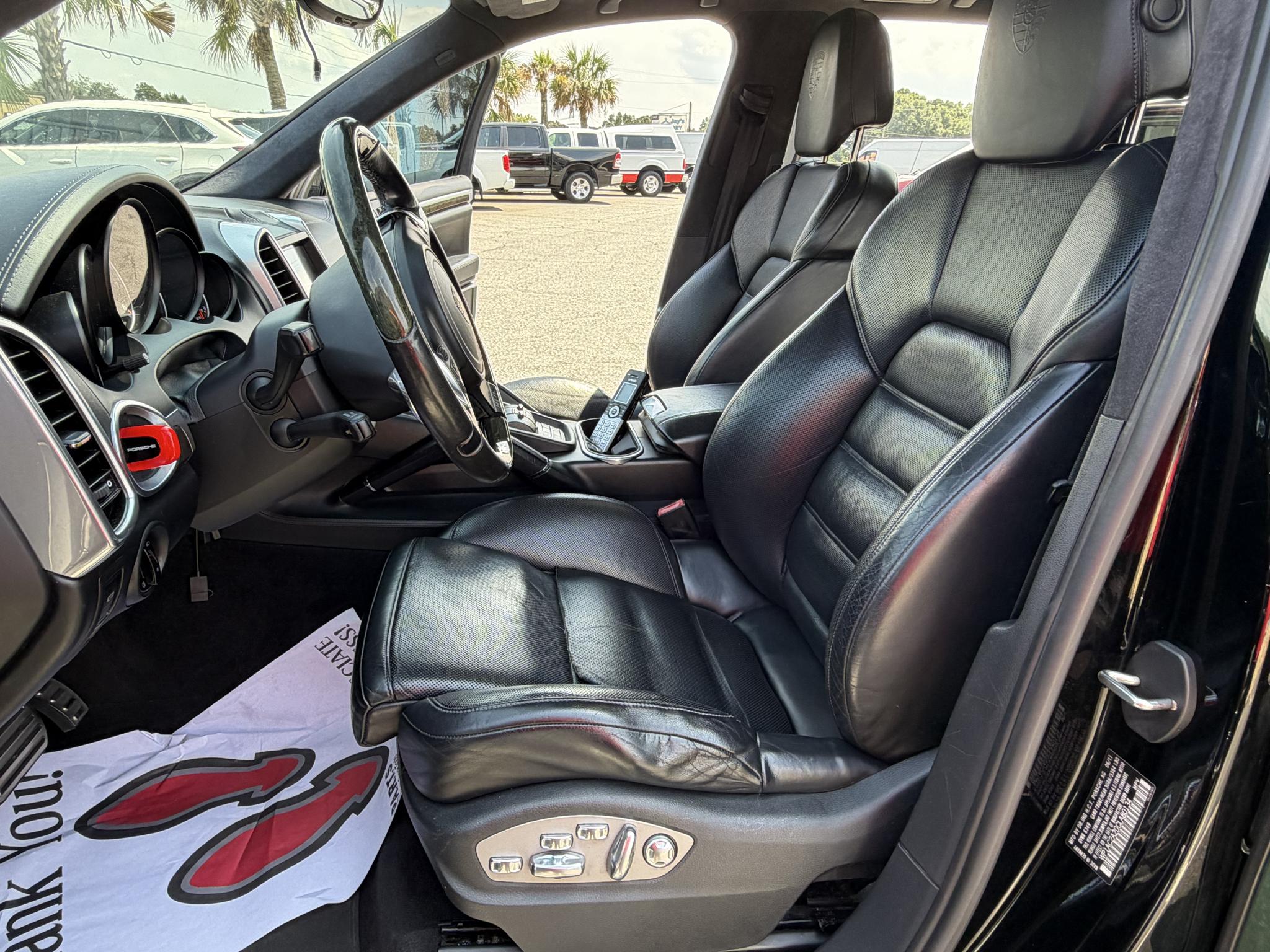 Porsche Cayenne AWD 4dr Turbo 2012