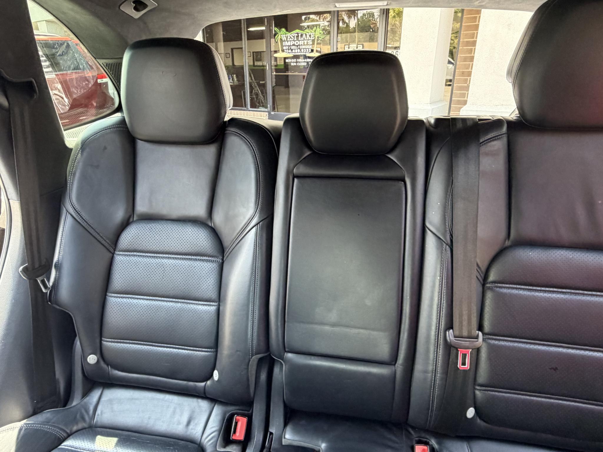 Porsche Cayenne AWD 4dr Turbo 2012